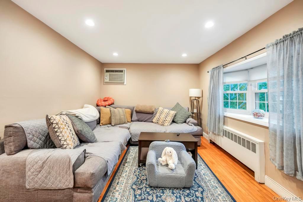 Single Family Oak Nassau County, NY 11735, MLS-938924-5