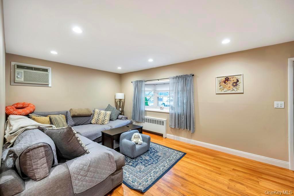 Single Family Oak Nassau County, NY 11735, MLS-938924-6