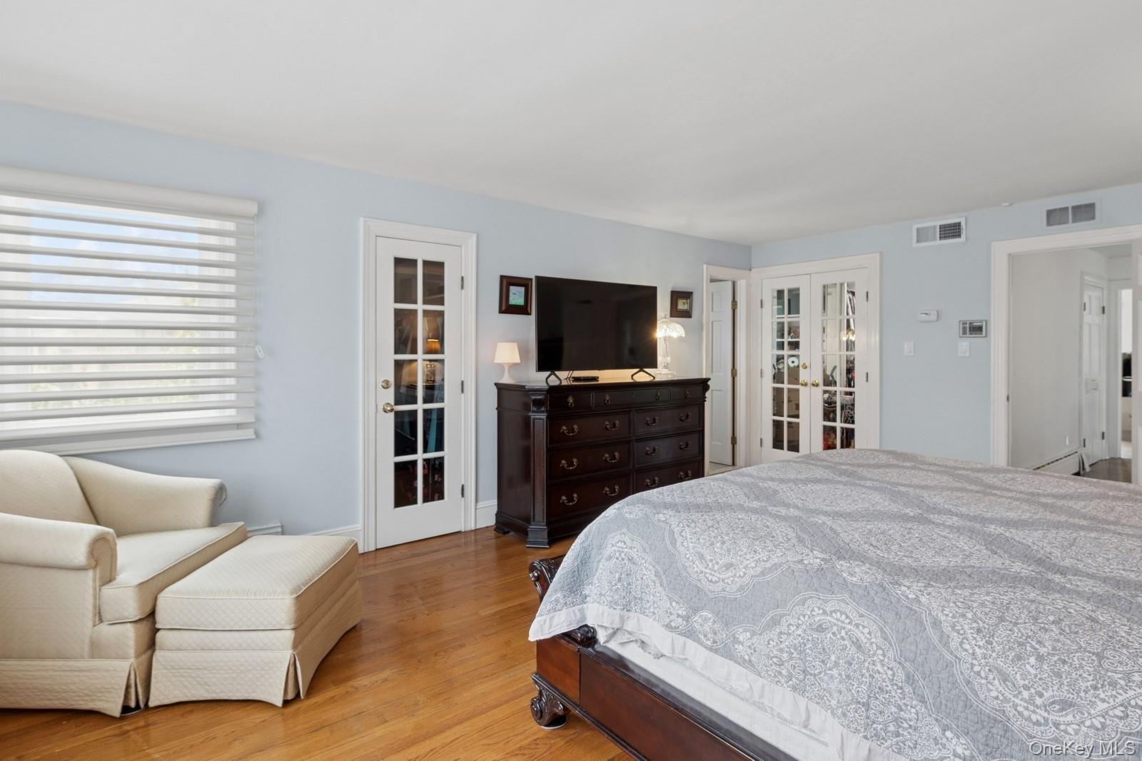 Single Family Little Neck Queens, NY 11360, MLS-938928-13