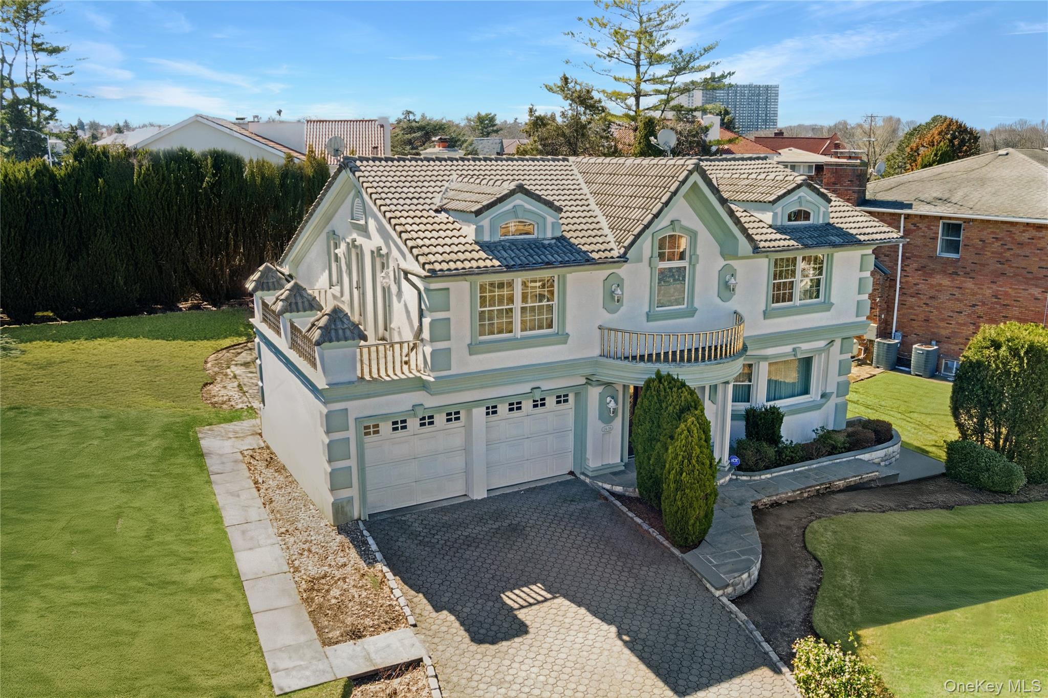 Single Family Little Neck Queens, NY 11360, MLS-938928-26