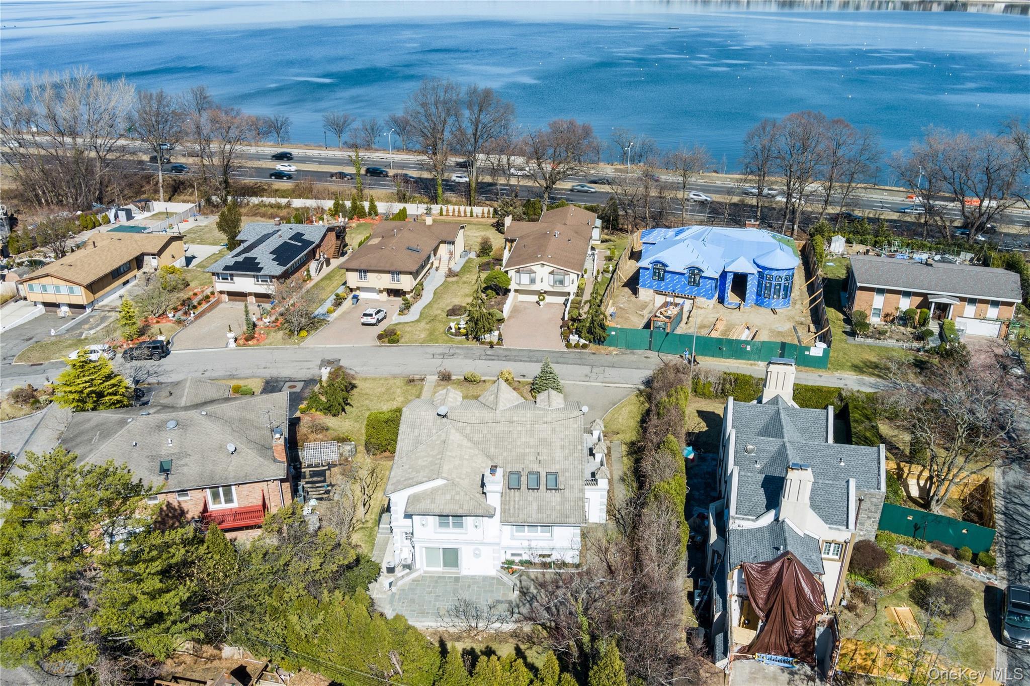 Single Family Little Neck Queens, NY 11360, MLS-938928-27