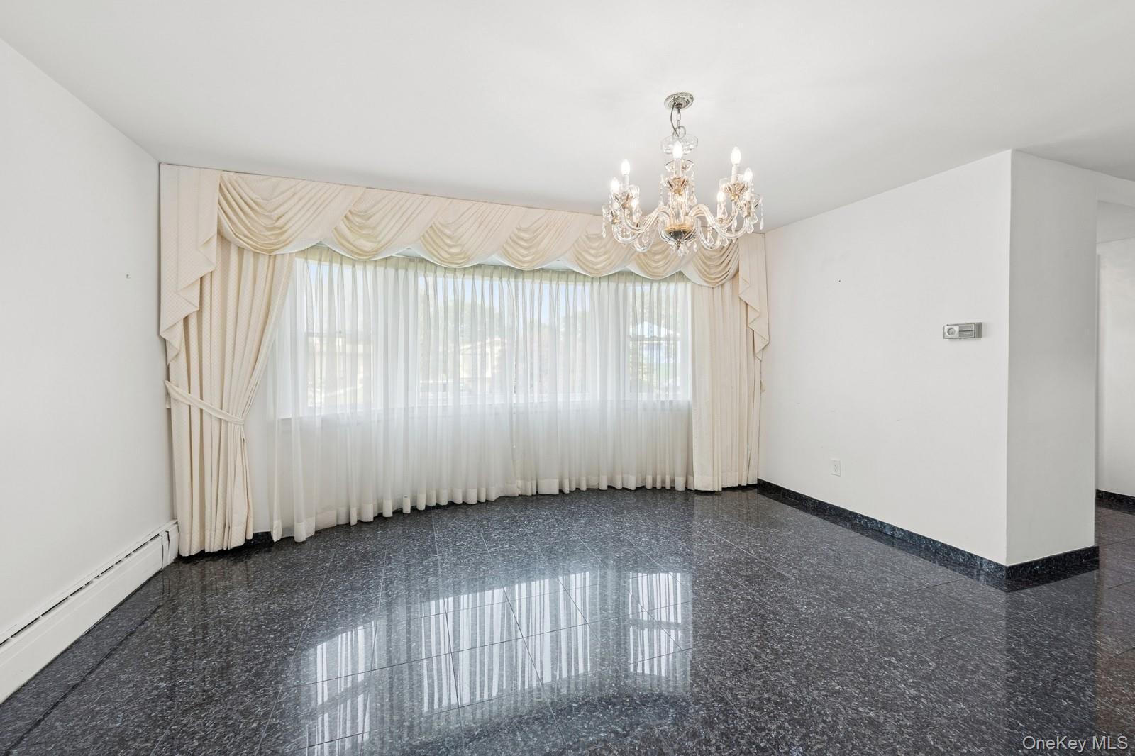 Single Family Little Neck Queens, NY 11360, MLS-938928-6