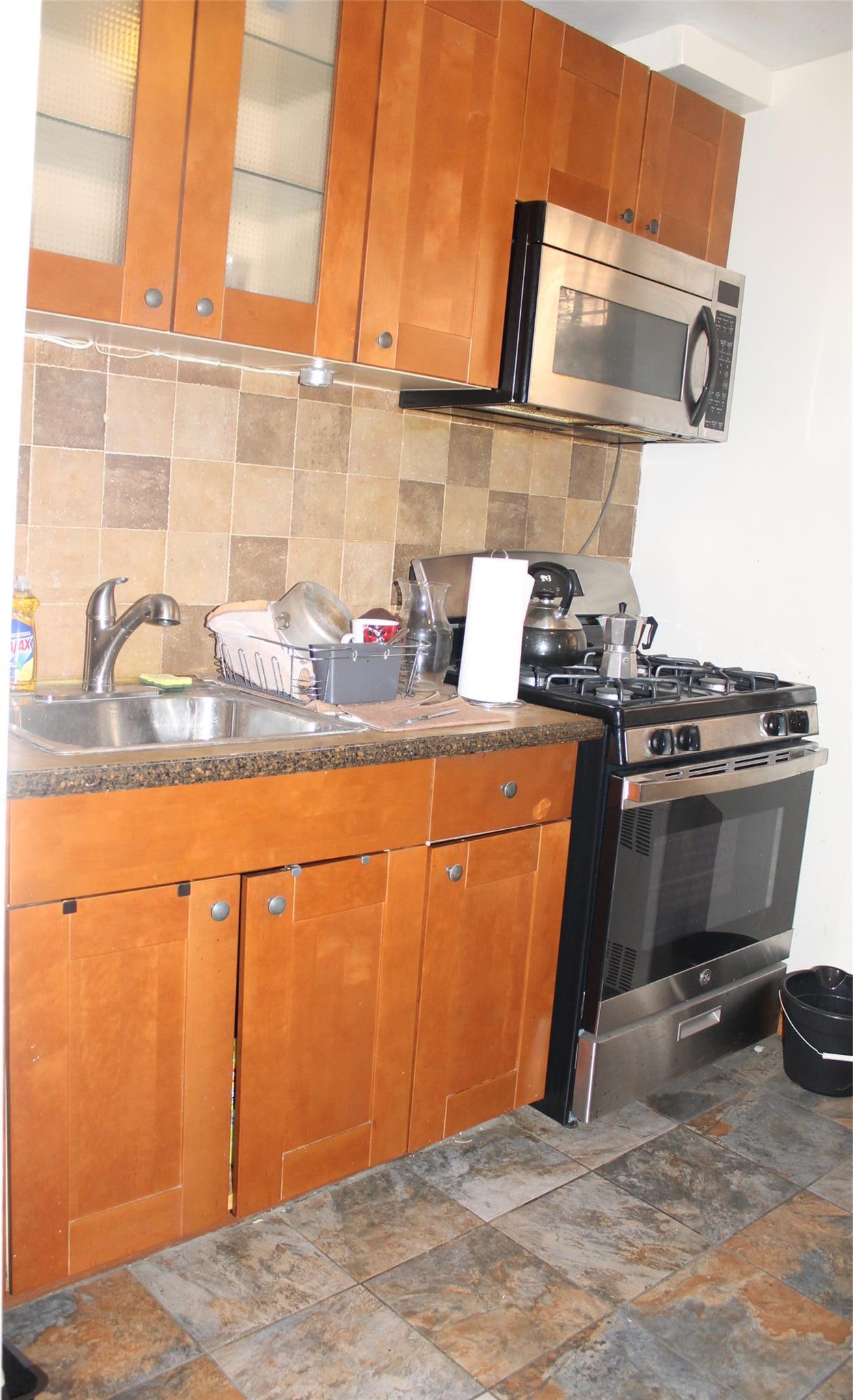 Coop 204  Queens, NY 11423, MLS-938929-11