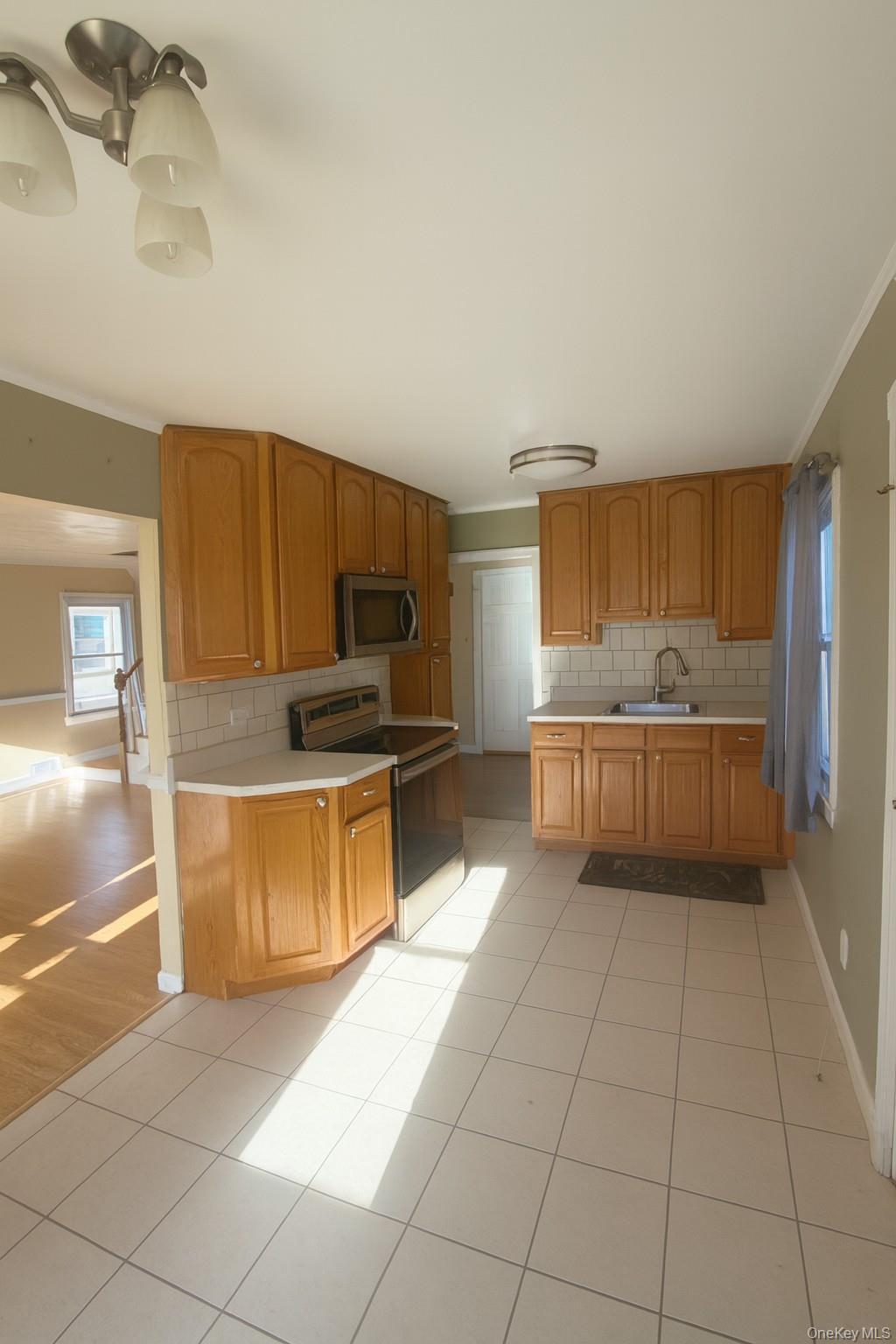 Single Family Wellington Nassau County, NY 11550, MLS-938937-7