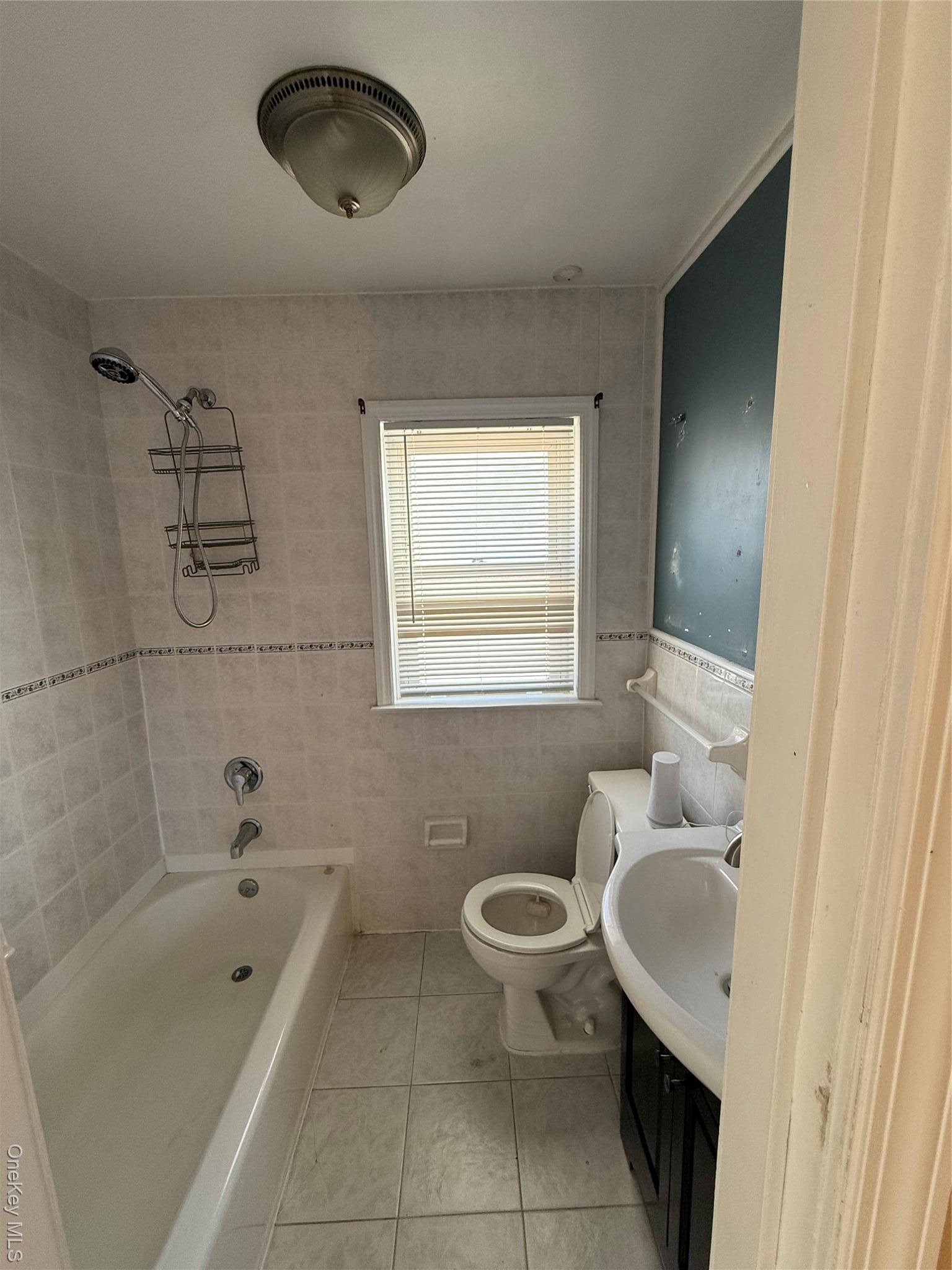 Single Family Wellington Nassau County, NY 11550, MLS-938937-8