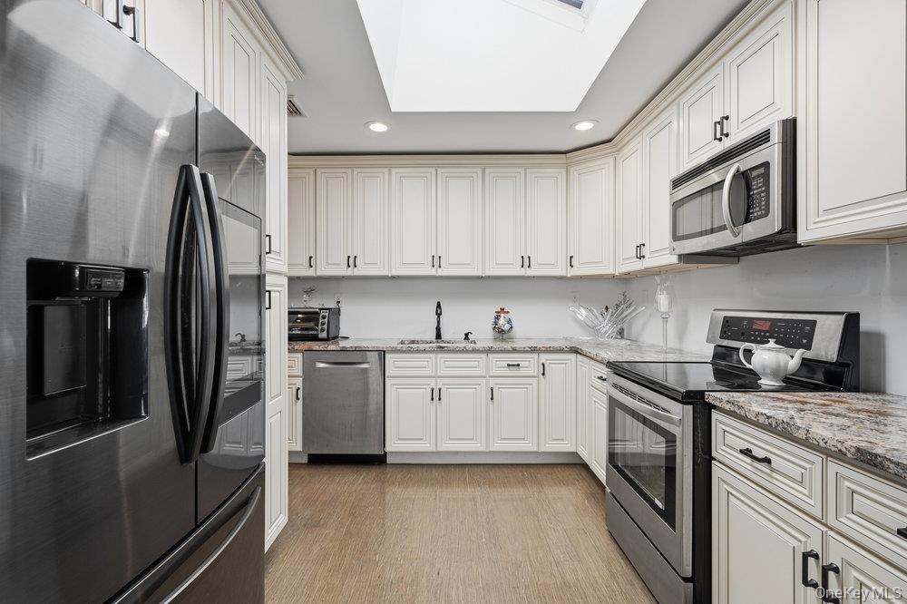 Single Family Lynch  Suffolk County, NY 11746, MLS-938958-13