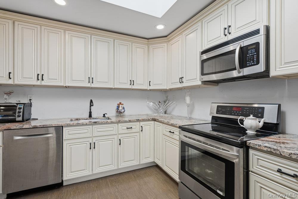 Single Family Lynch  Suffolk County, NY 11746, MLS-938958-14