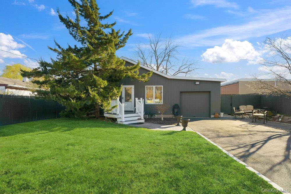 Single Family Lynch  Suffolk County, NY 11746, MLS-938958-2