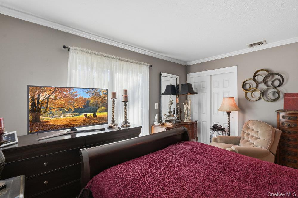 Single Family Lynch  Suffolk County, NY 11746, MLS-938958-21