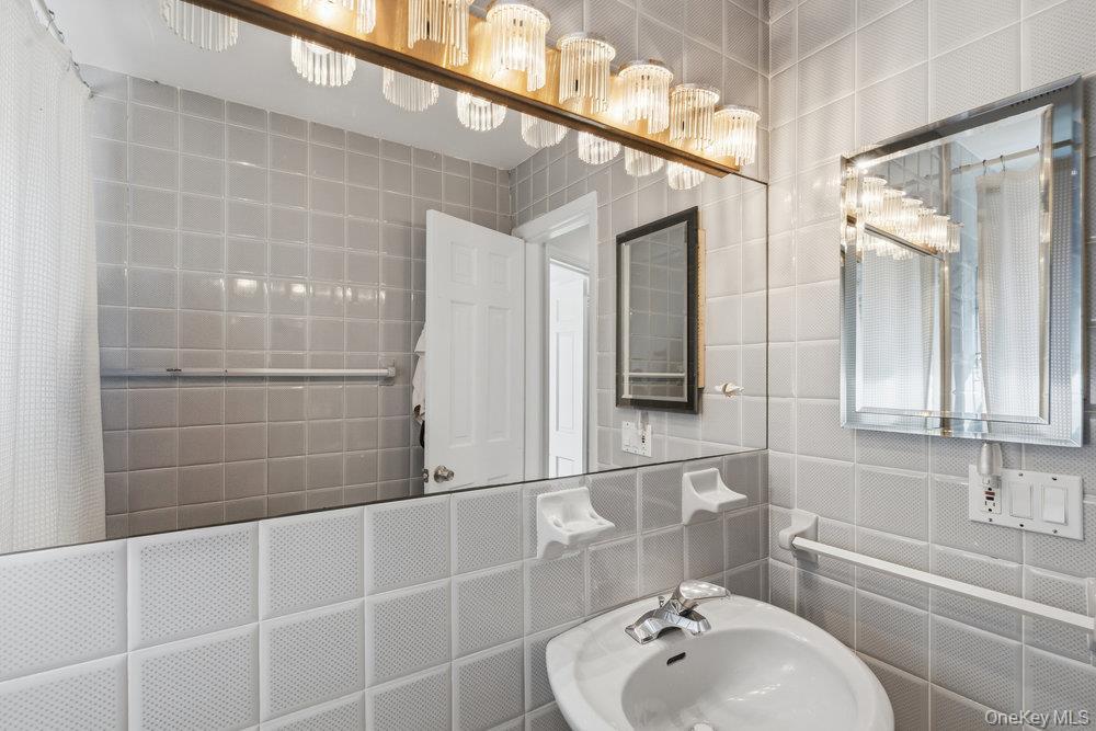 Single Family Lynch  Suffolk County, NY 11746, MLS-938958-23