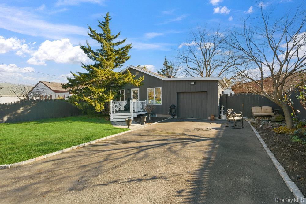 Single Family Lynch  Suffolk County, NY 11746, MLS-938958-4