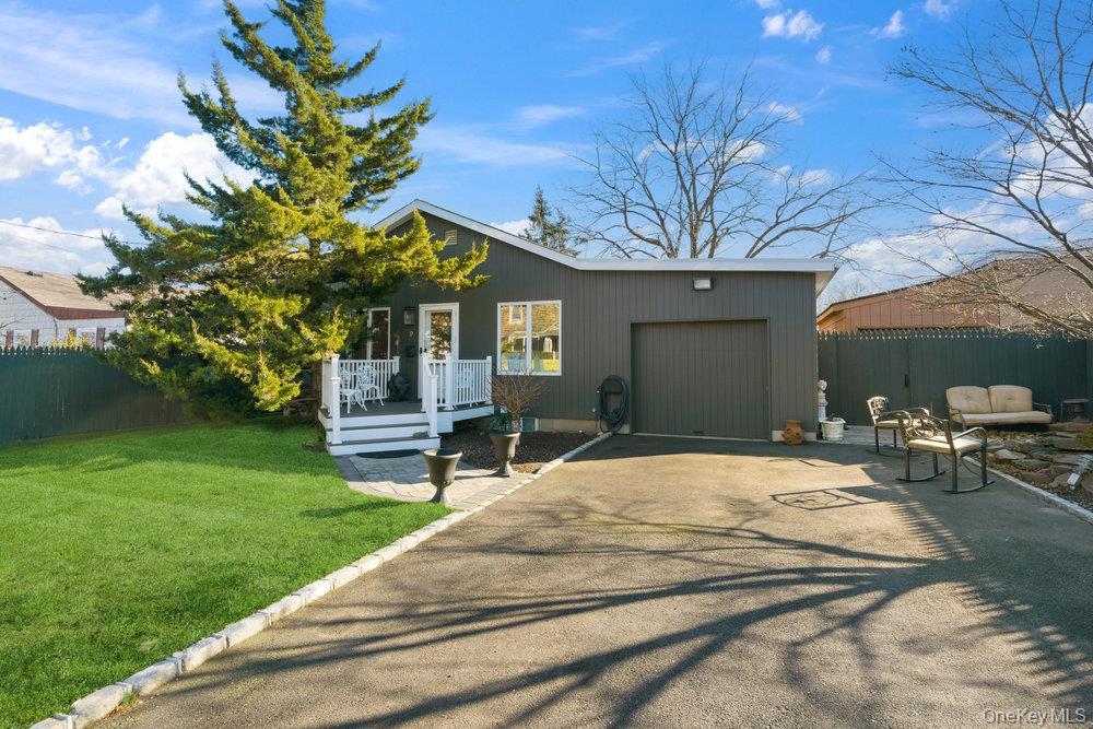 Single Family Lynch  Suffolk County, NY 11746, MLS-938958-5