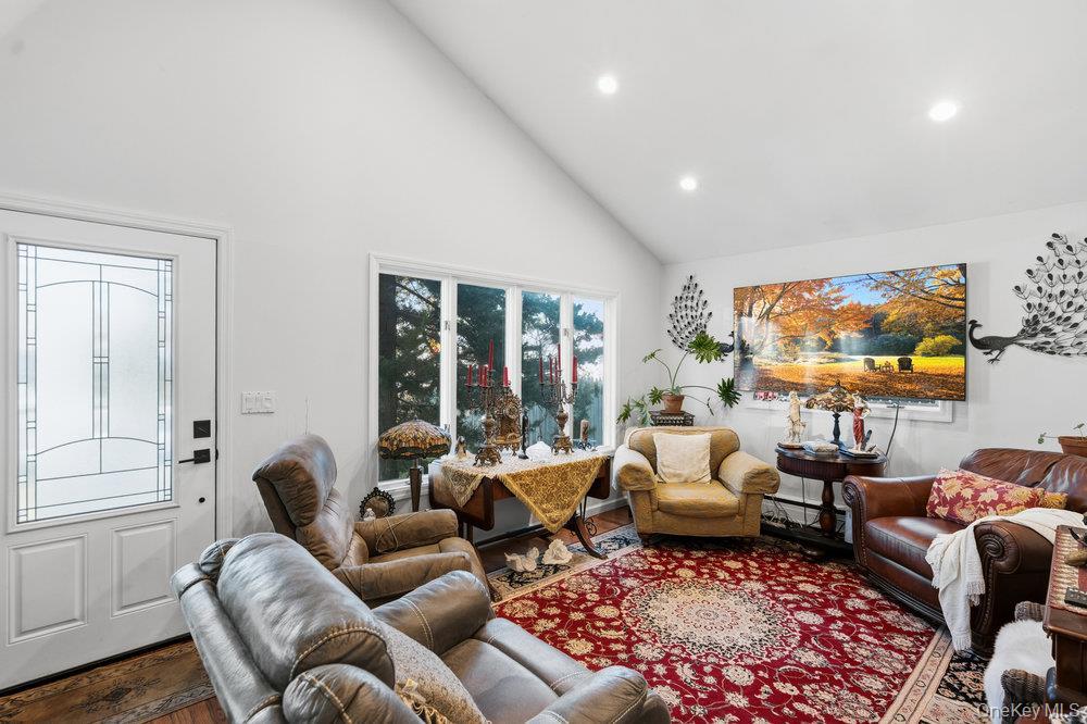 Single Family Lynch  Suffolk County, NY 11746, MLS-938958-7