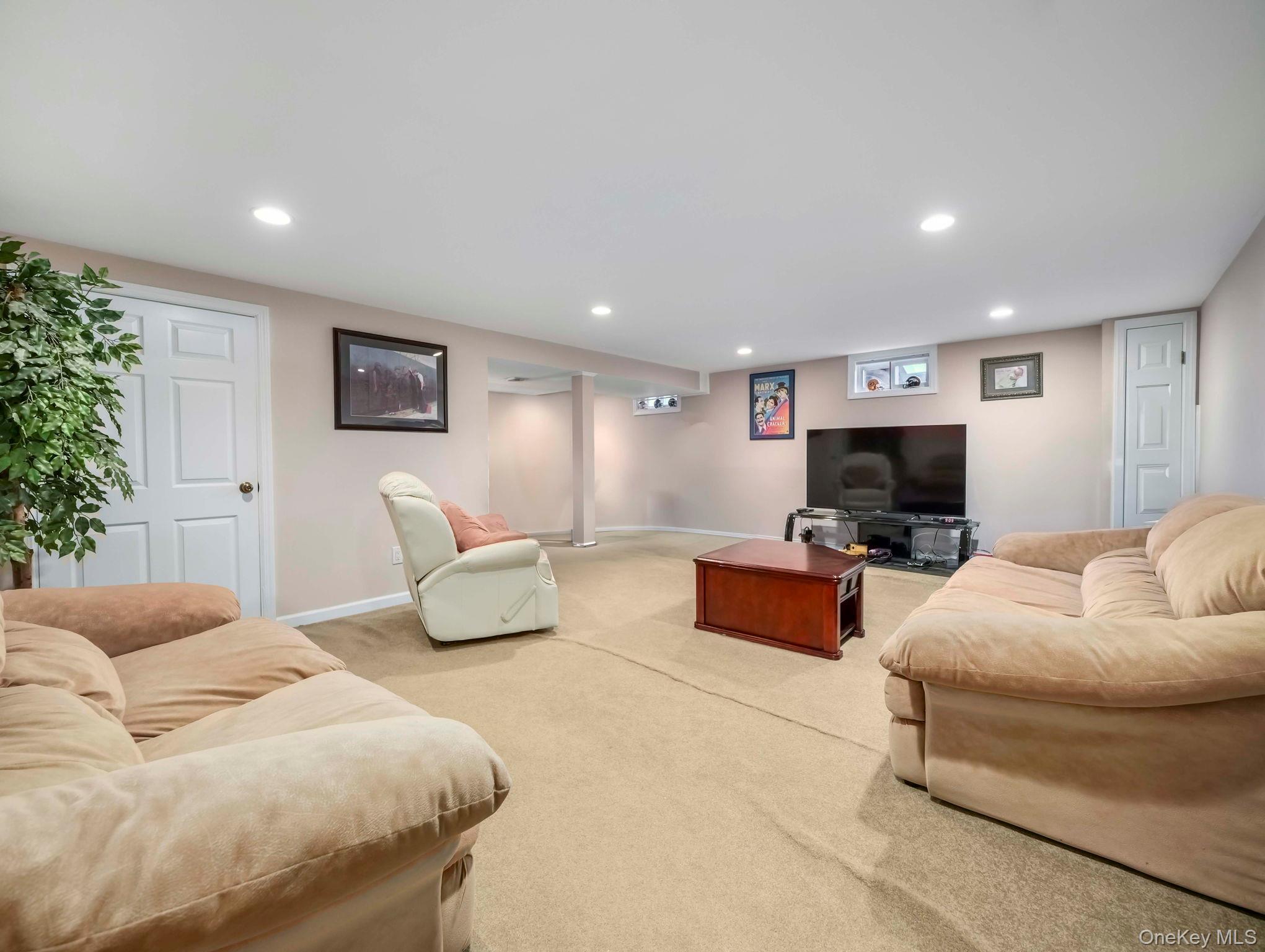 Single Family Hillside Rockland County, NY 10901, MLS-939005-16