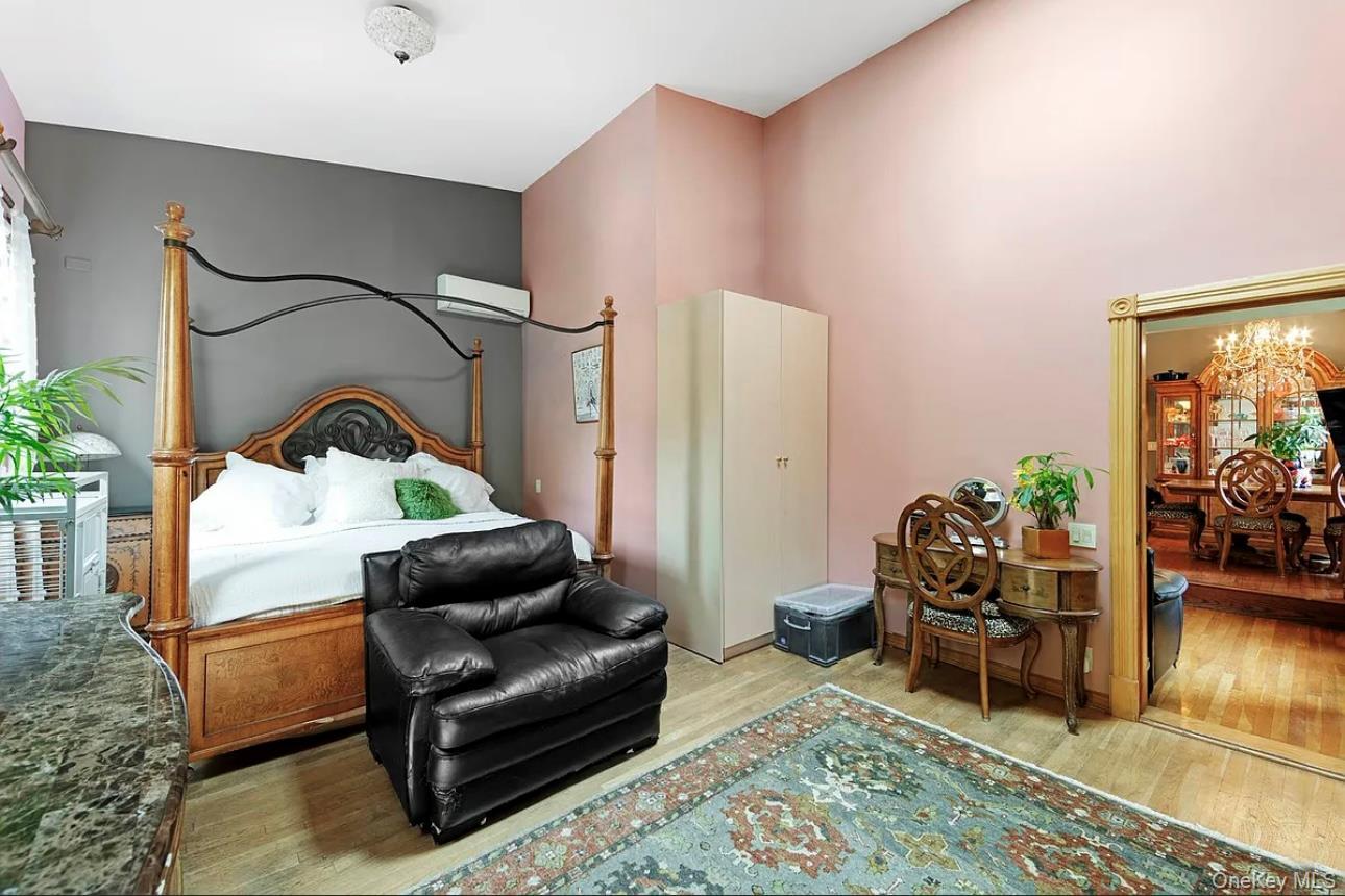 Single Family 43rd  Queens, NY 11103, MLS-939010-6