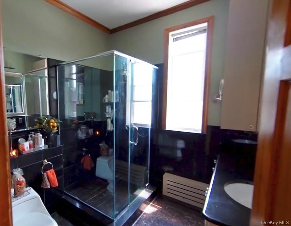 Single Family 43rd  Queens, NY 11103, MLS-939010-7