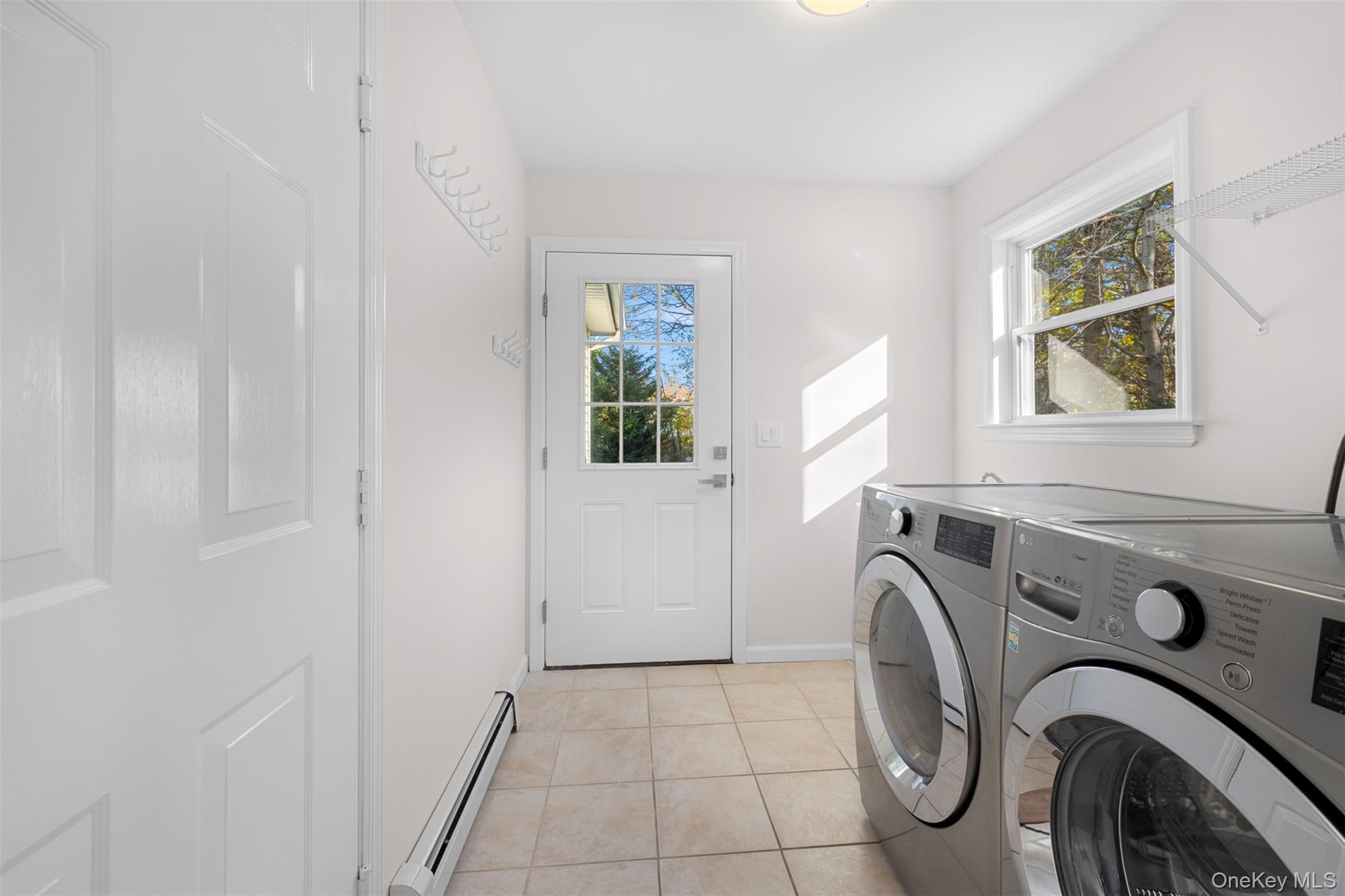 Single Family Ariel Suffolk County, NY 11778, MLS-939040-39