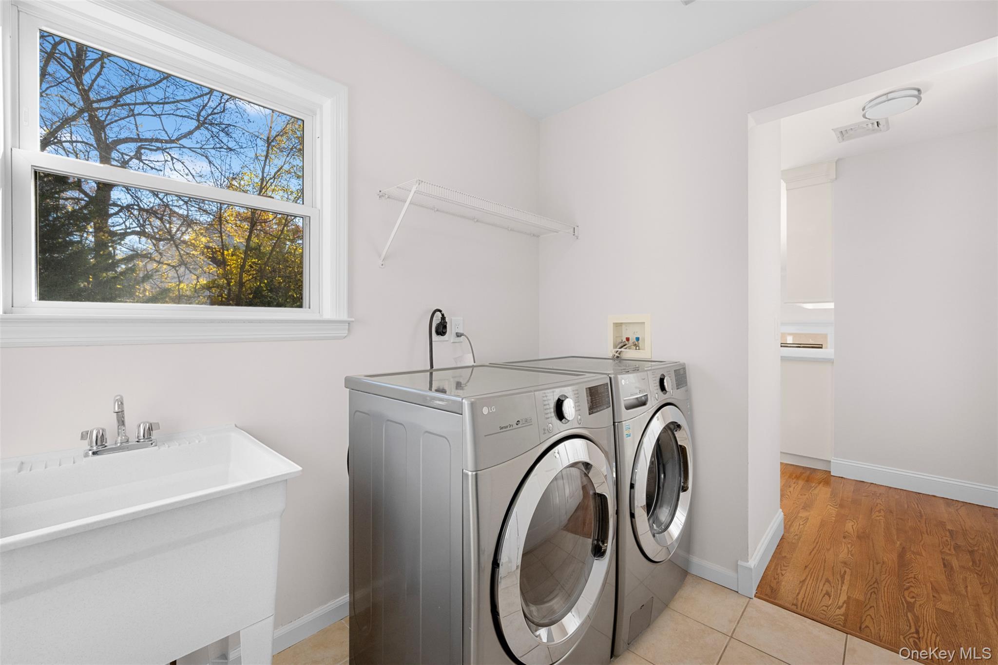 Single Family Ariel Suffolk County, NY 11778, MLS-939040-40