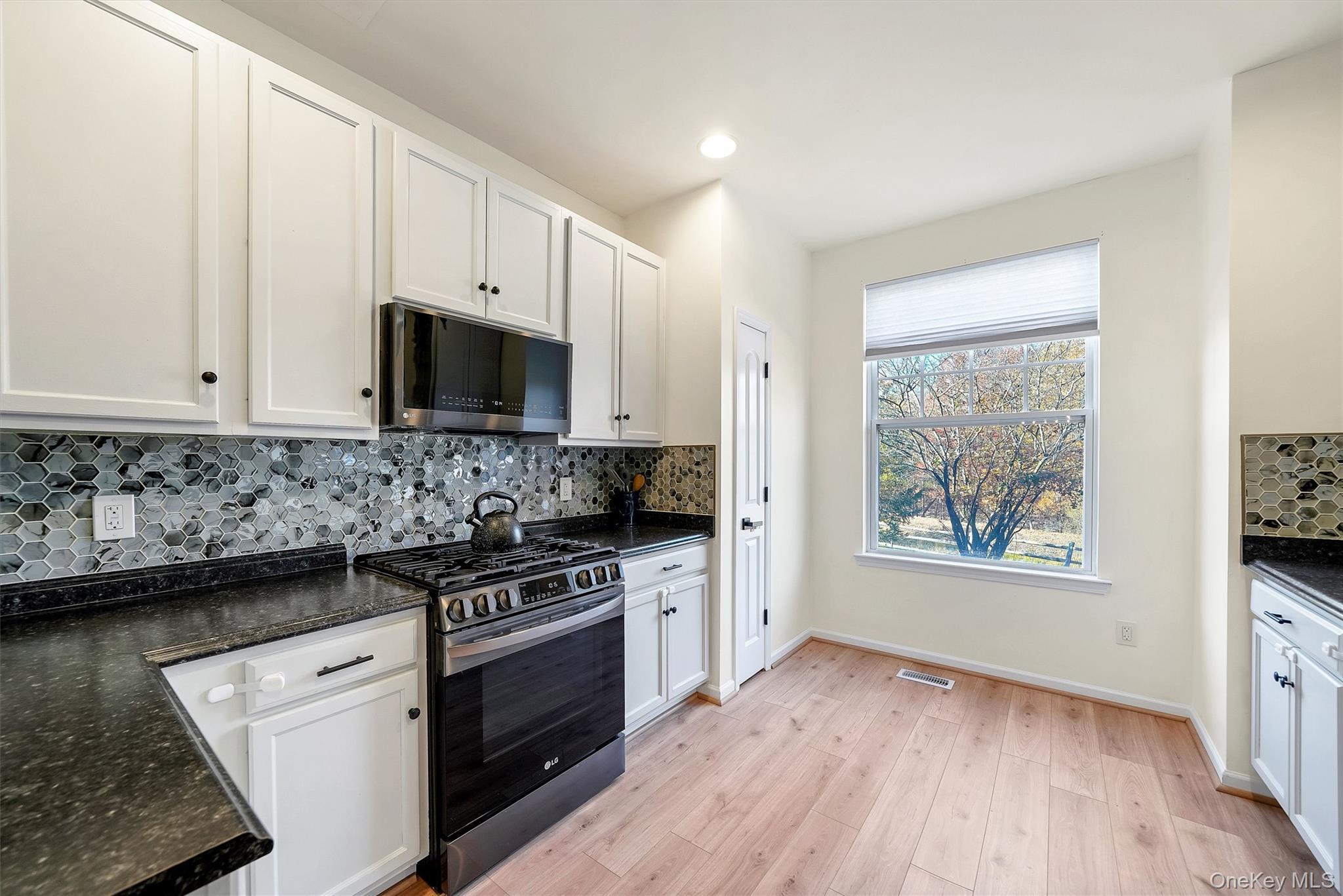 Single Family Woodside Knolls  Orange County, NY 10940, MLS-939041-8