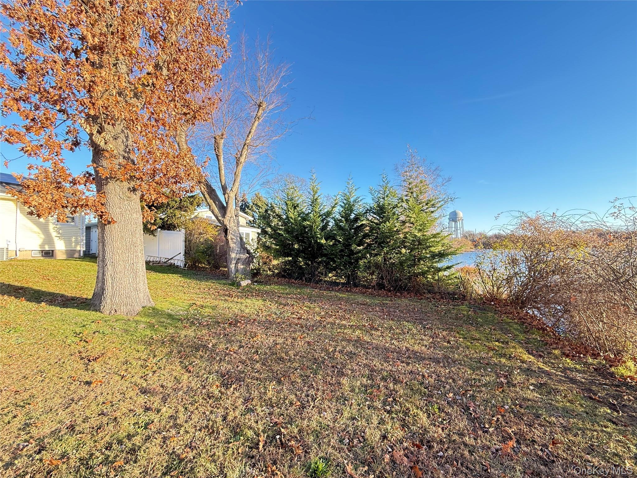 Single Family W Lake Suffolk County, NY 11772, MLS-939080-27