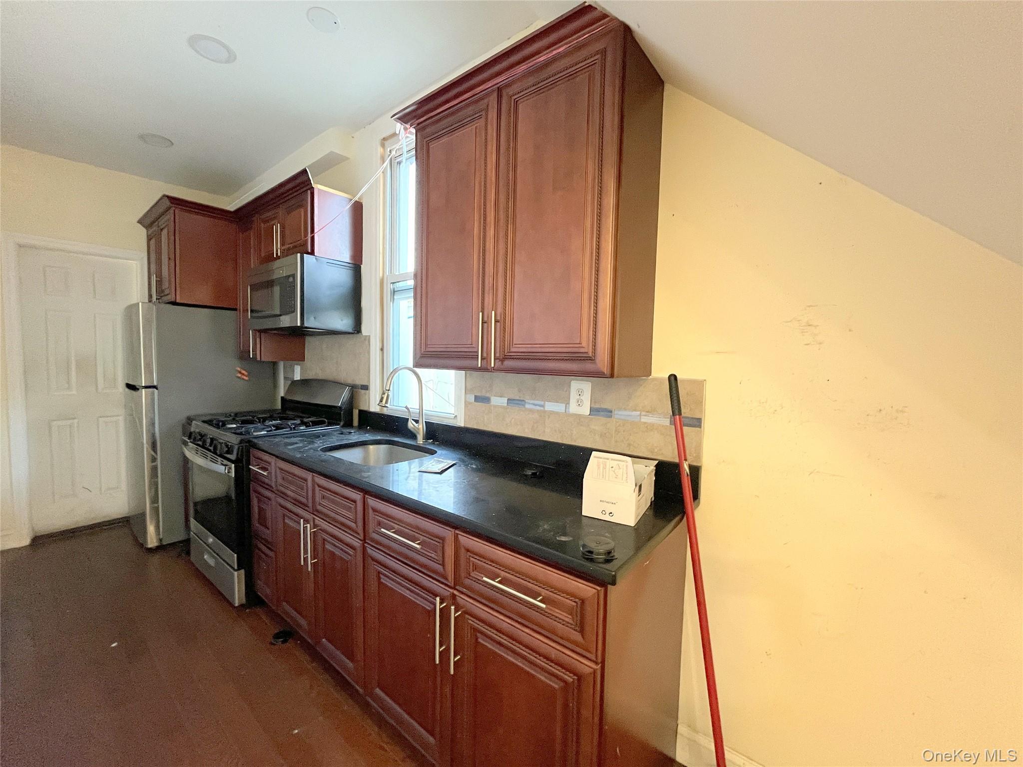 Single Family 55th  Queens, NY 11378, MLS-939110-10