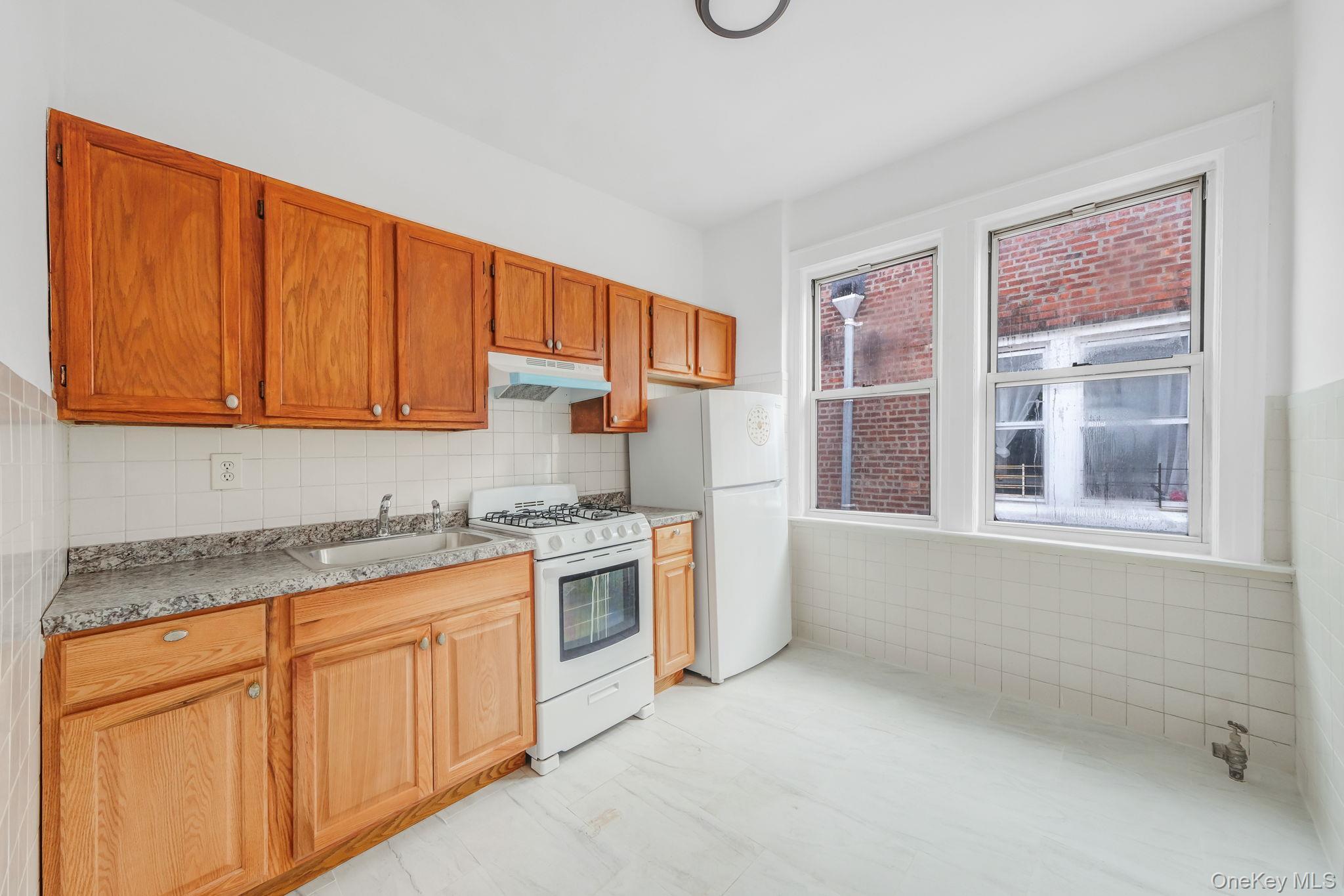 Single Family 94th  Queens, NY 11416, MLS-939123-19