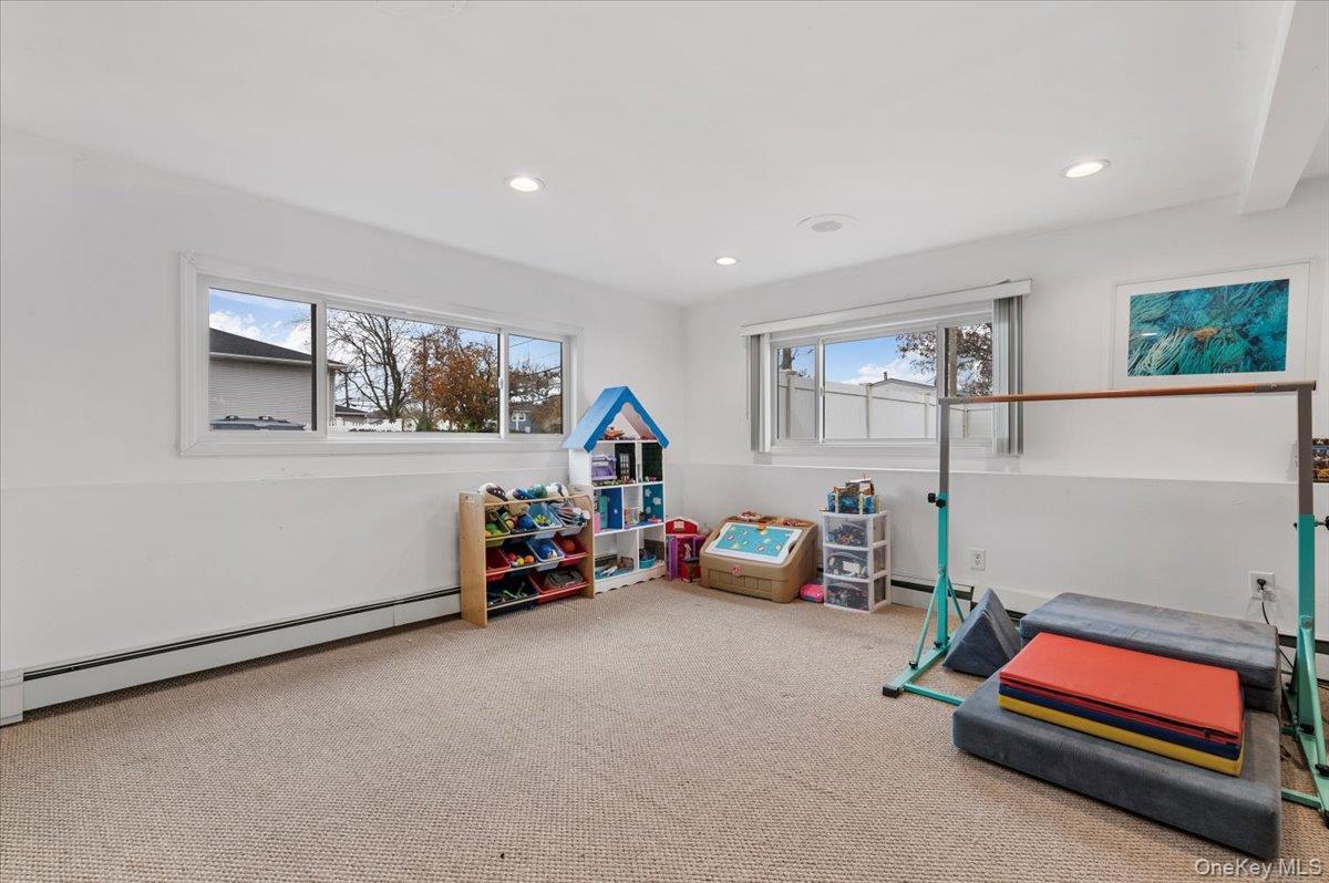 Single Family Barbara Nassau County, NY 11710, MLS-939131-18