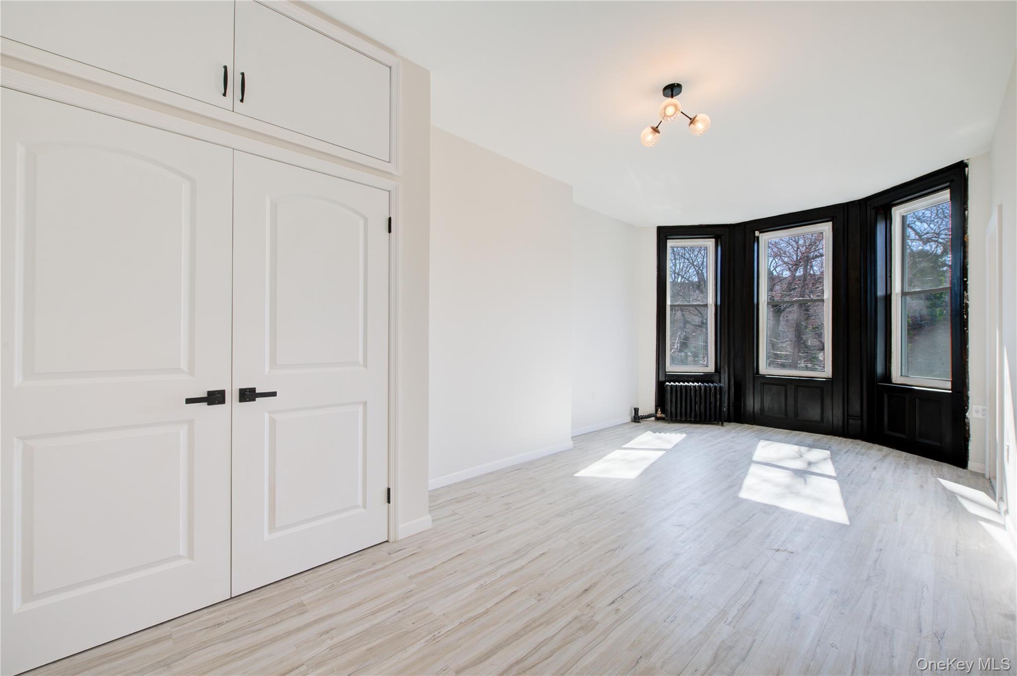 Single Family 198th Bronx, NY 10458, MLS-939144-12