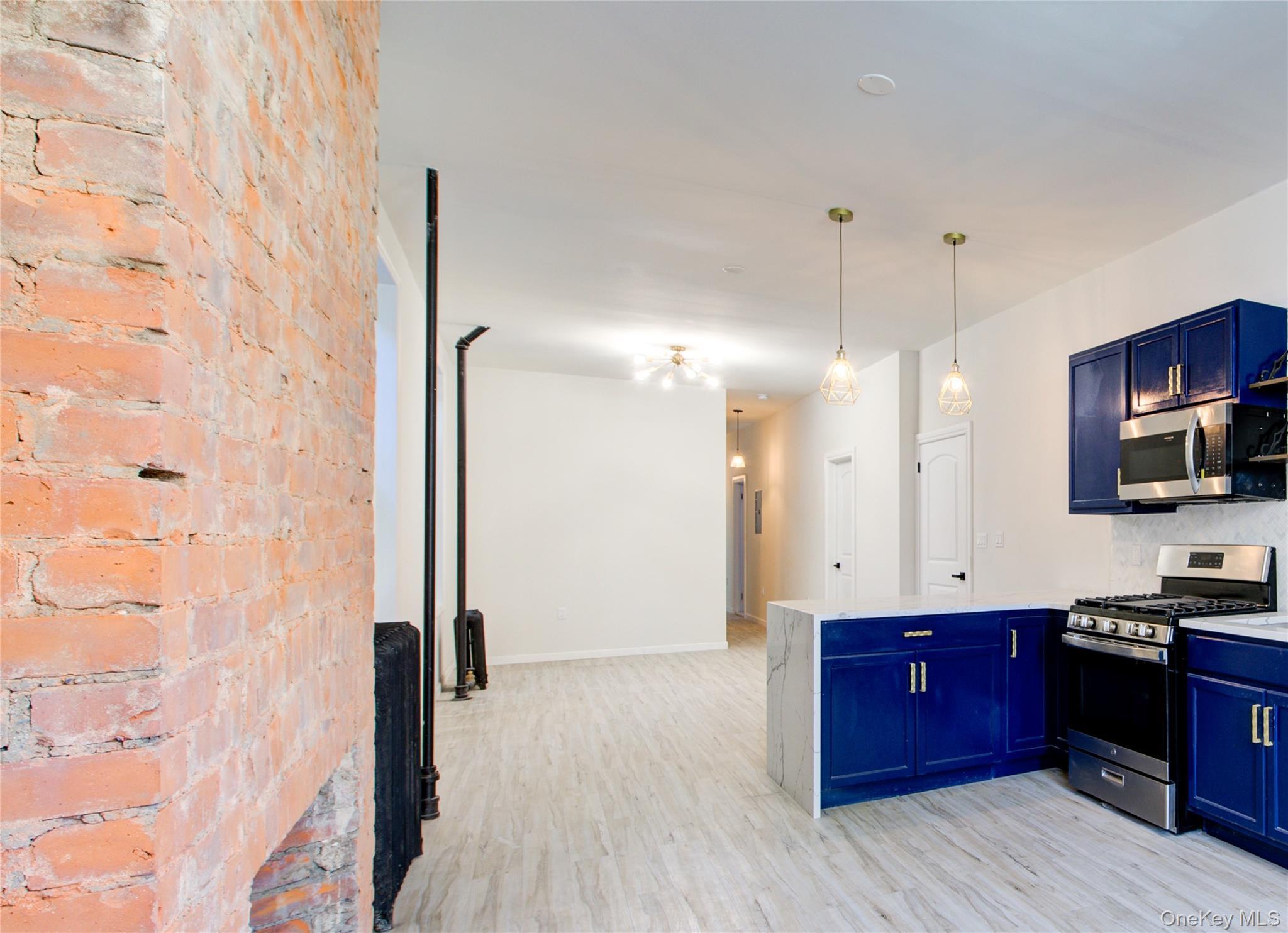 Single Family 198th Bronx, NY 10458, MLS-939144-19