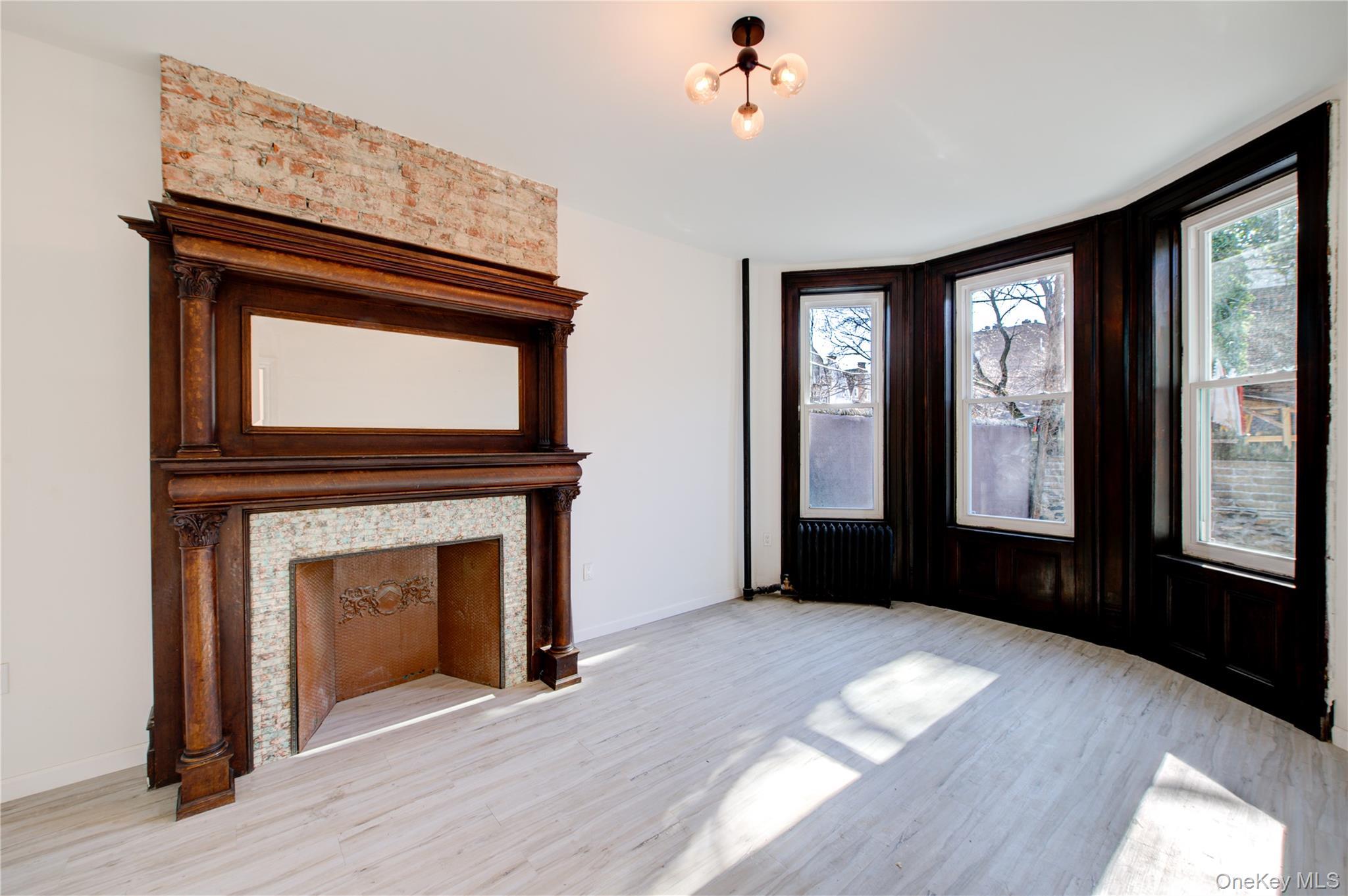 Single Family 198th Bronx, NY 10458, MLS-939144-21