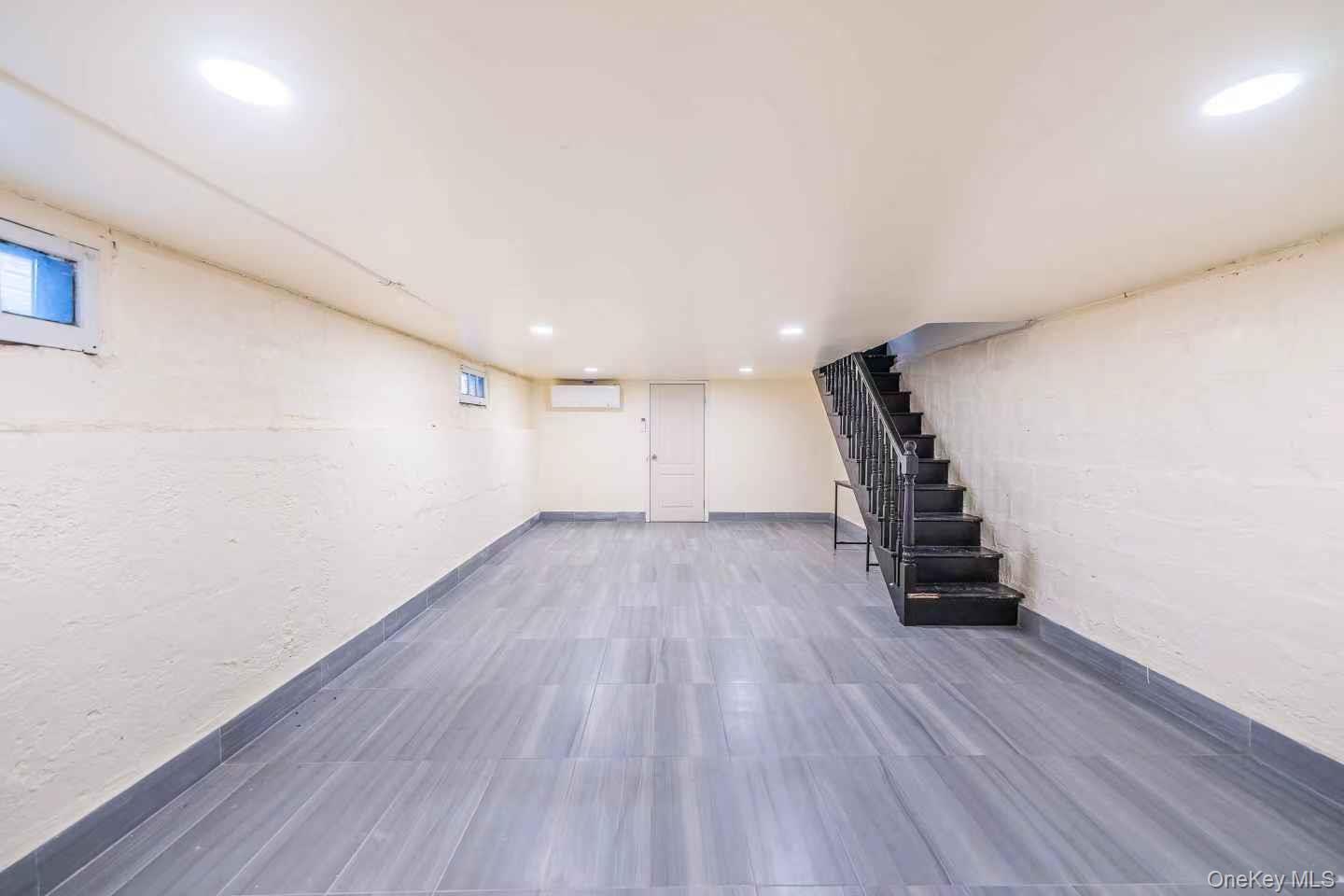 Single Family 204th Queens, NY 11361, MLS-939157-25