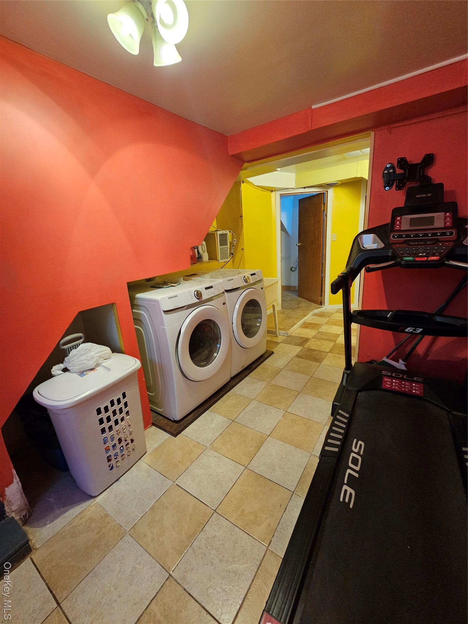 Single Family Innis Dutchess County, NY 12601, MLS-939179-24