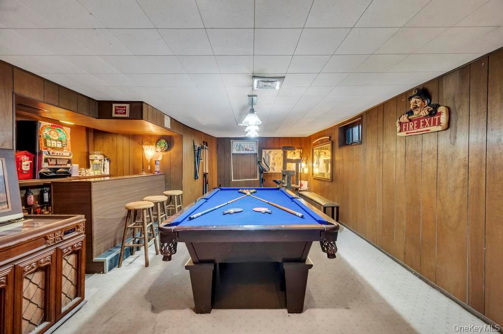 Single Family Urn Suffolk County, NY 11717, MLS-939257-16