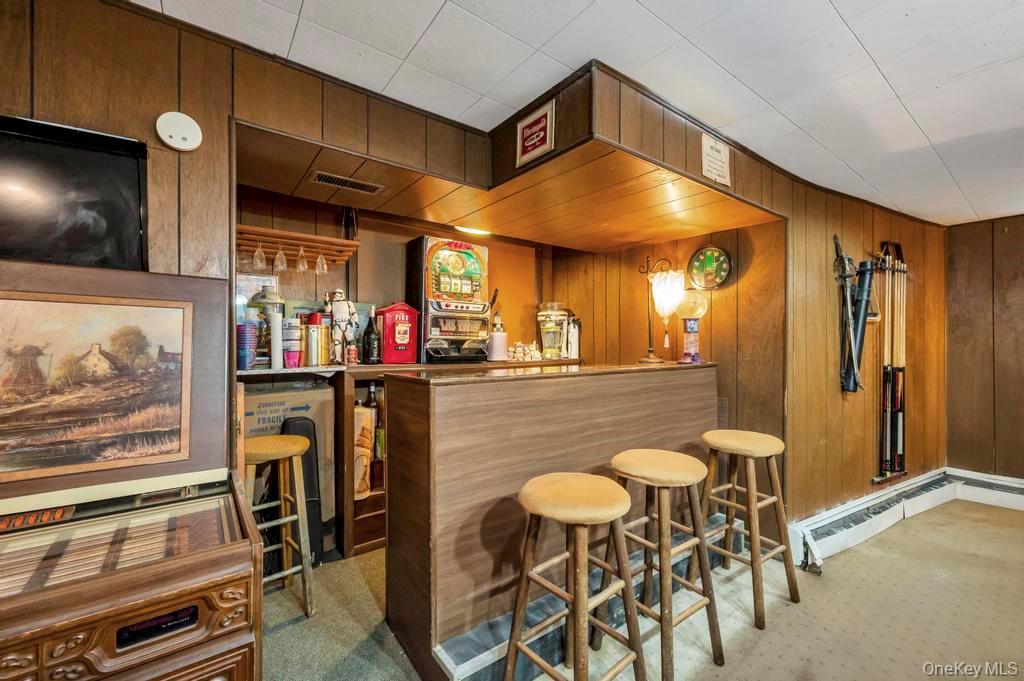 Single Family Urn Suffolk County, NY 11717, MLS-939257-17