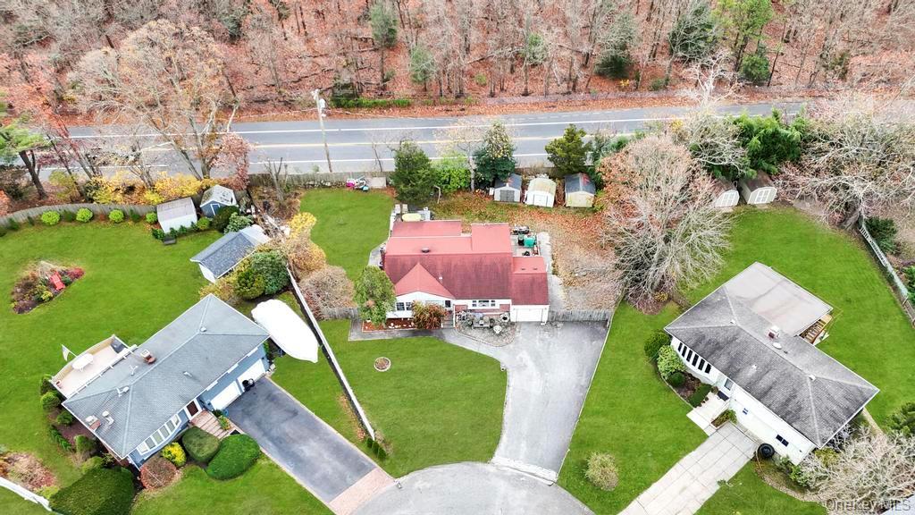 Single Family Urn Suffolk County, NY 11717, MLS-939257-2