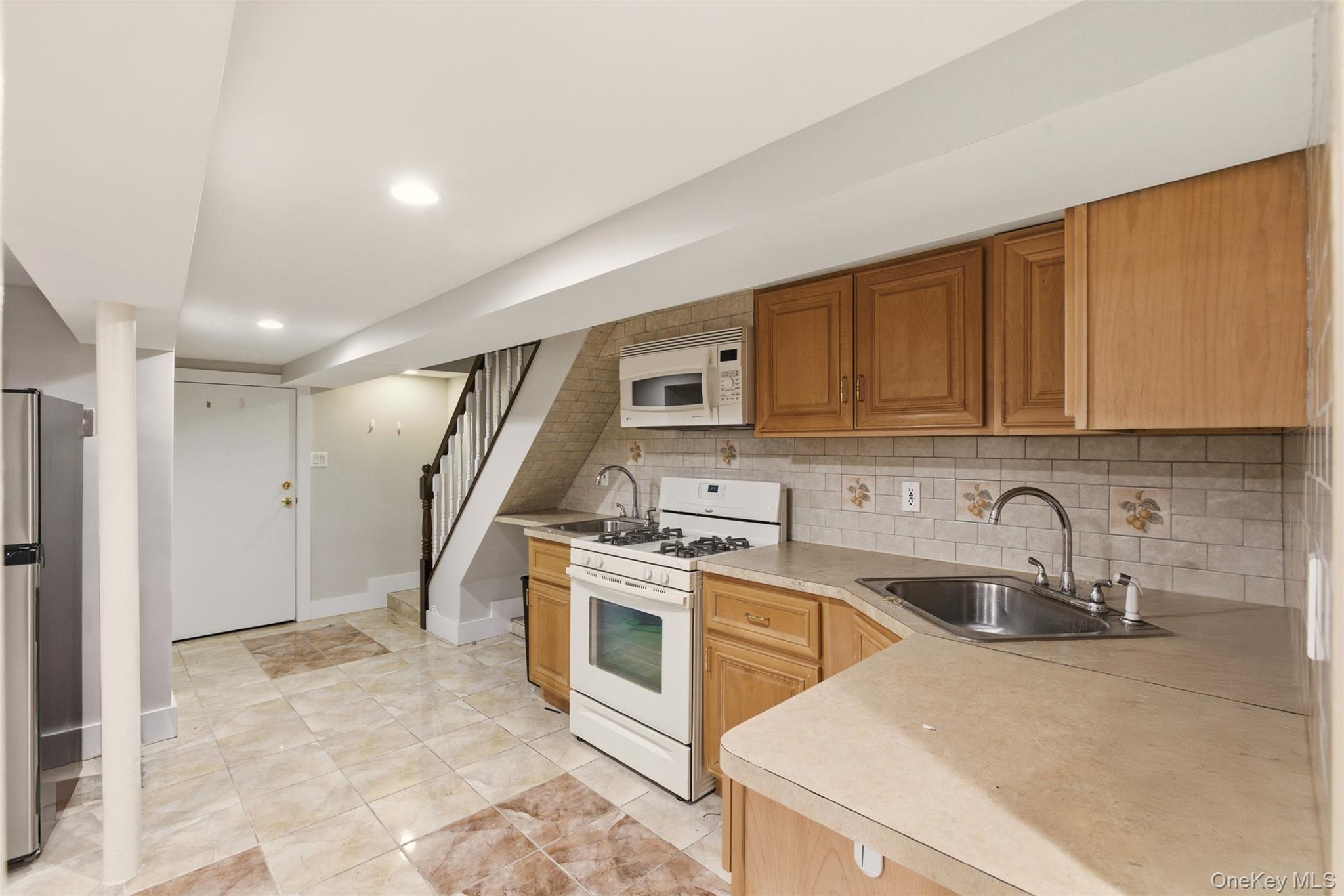 Single Family 43rd  Brooklyn, NY 11219, MLS-939268-23