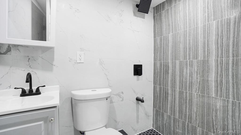 Single Family 224th Bronx, NY 10466, MLS-939269-17