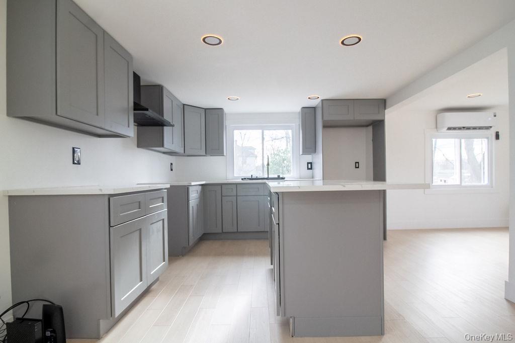 Single Family Ulster Heights  Ulster County, NY 12428, MLS-939272-23