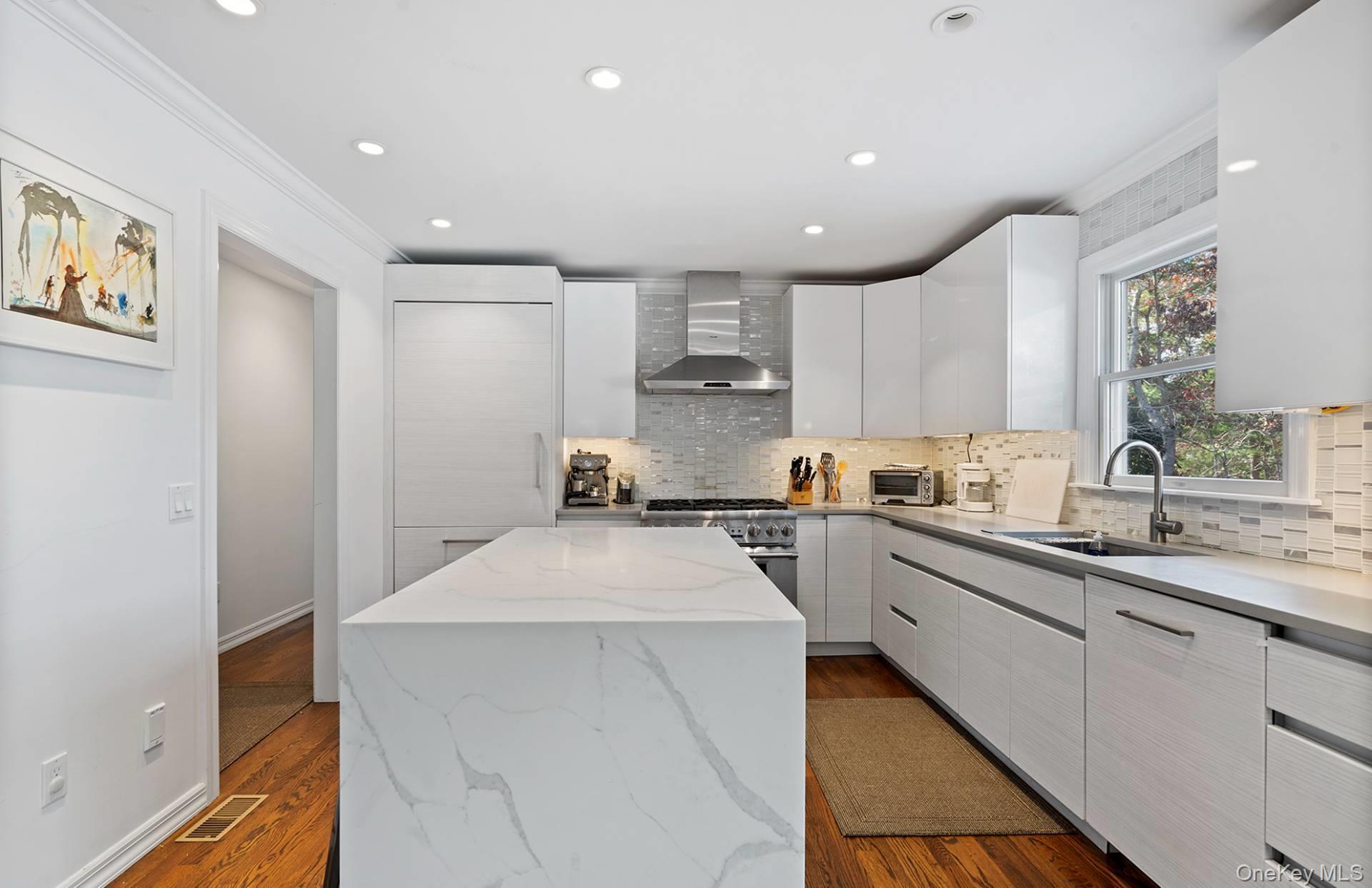 Single Family Georgica Woods Suffolk County, NY 11975, MLS-939295-8