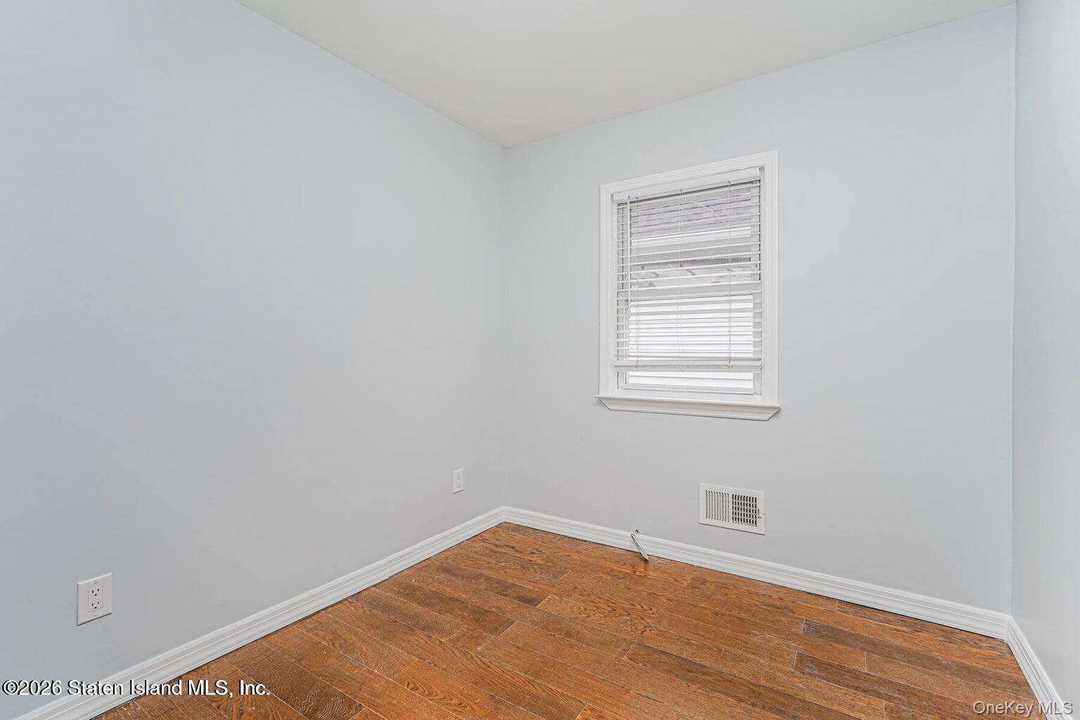 Single Family Laforge Ave Staten Island, NY 10302, MLS-939300-20