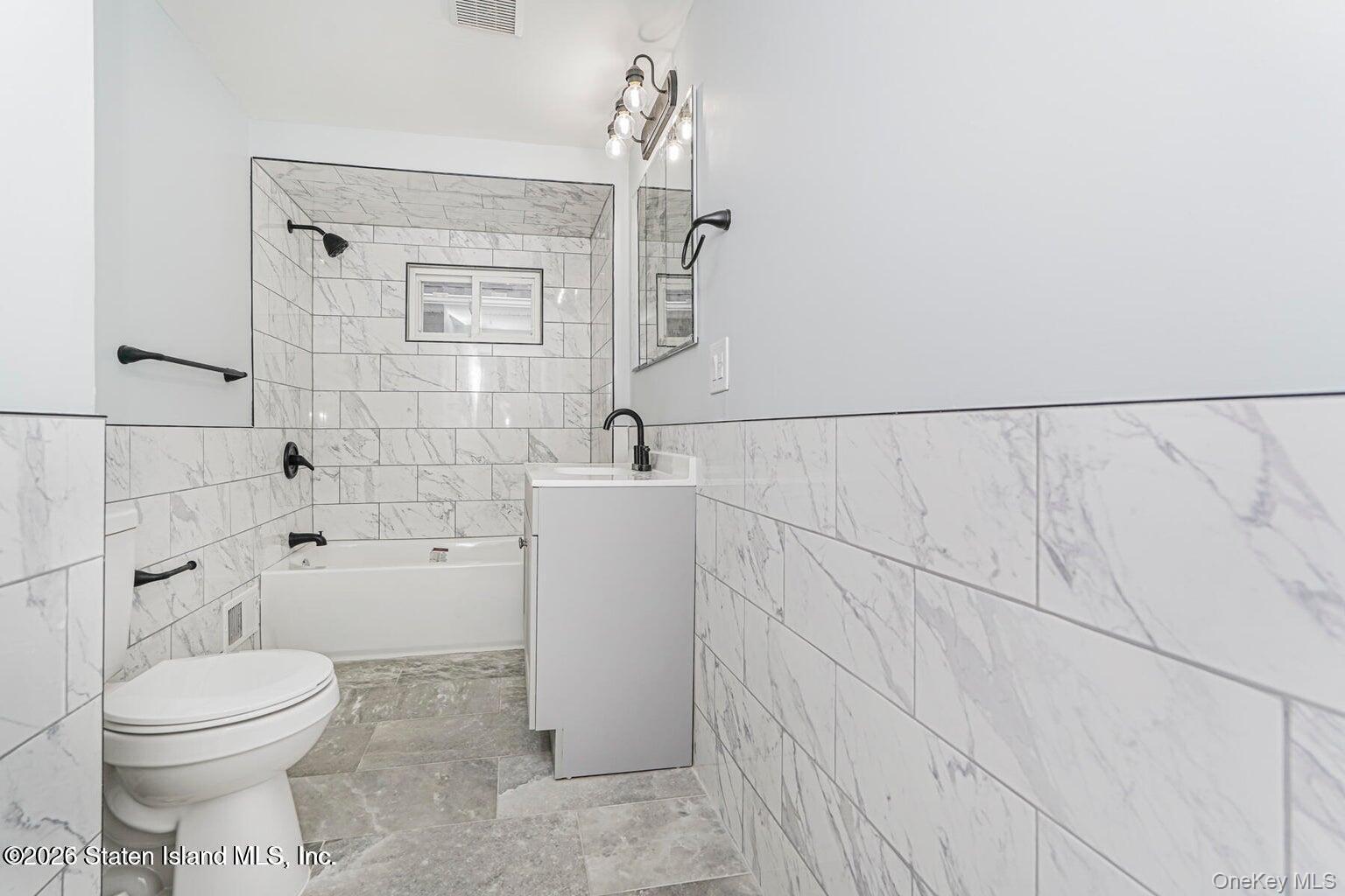 Single Family Laforge Ave Staten Island, NY 10302, MLS-939300-23