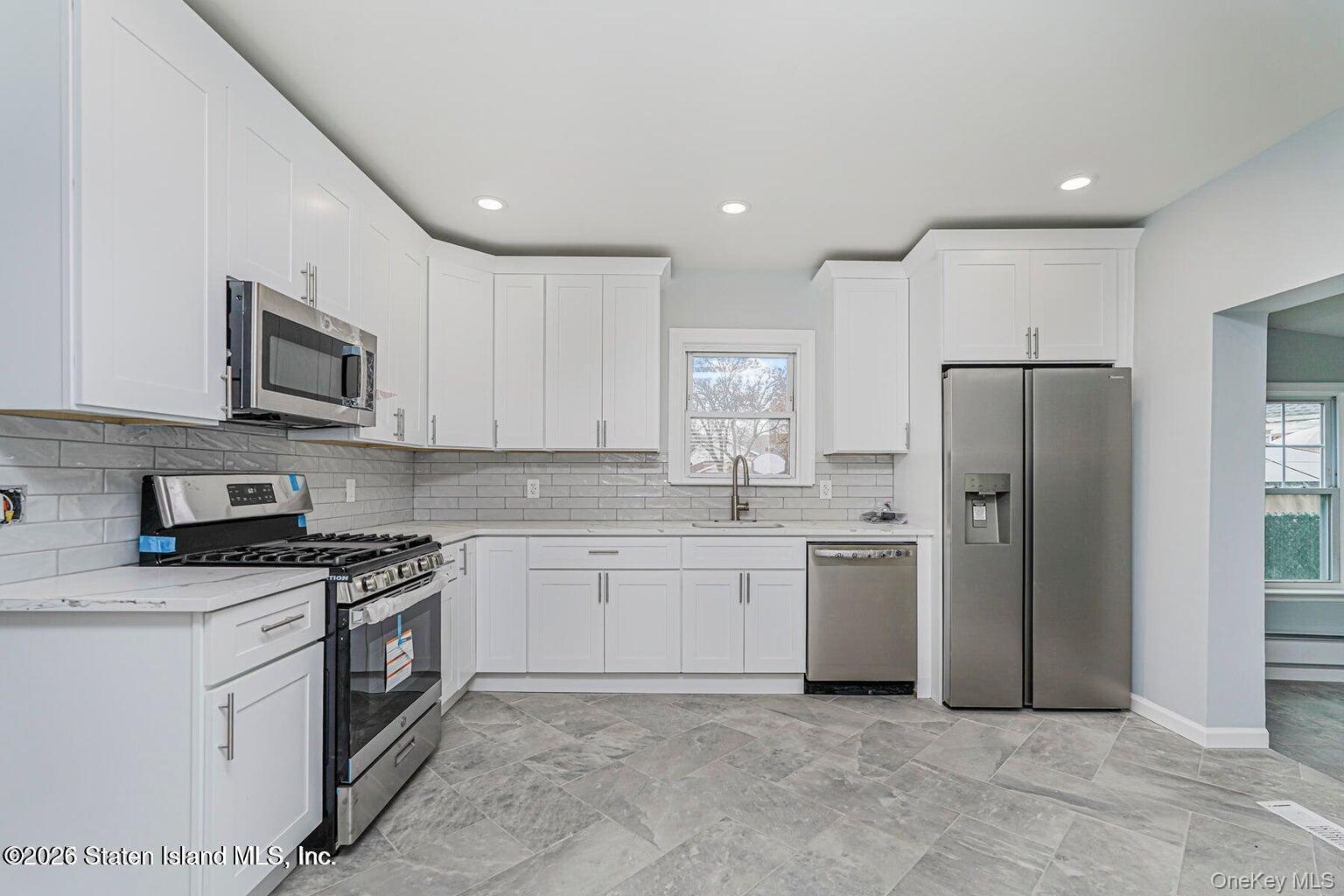Single Family Laforge Ave Staten Island, NY 10302, MLS-939300-6