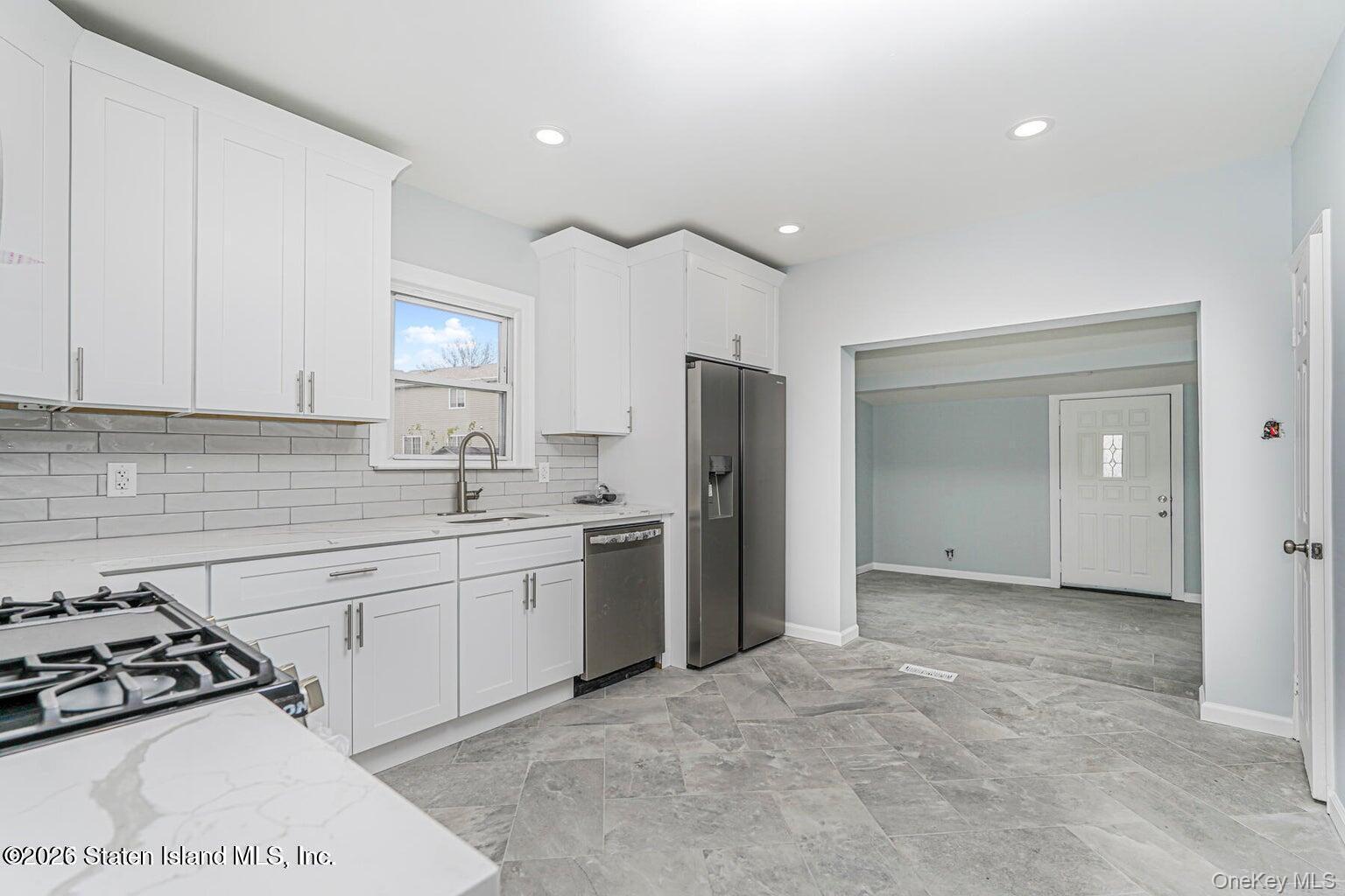 Single Family Laforge Ave Staten Island, NY 10302, MLS-939300-7