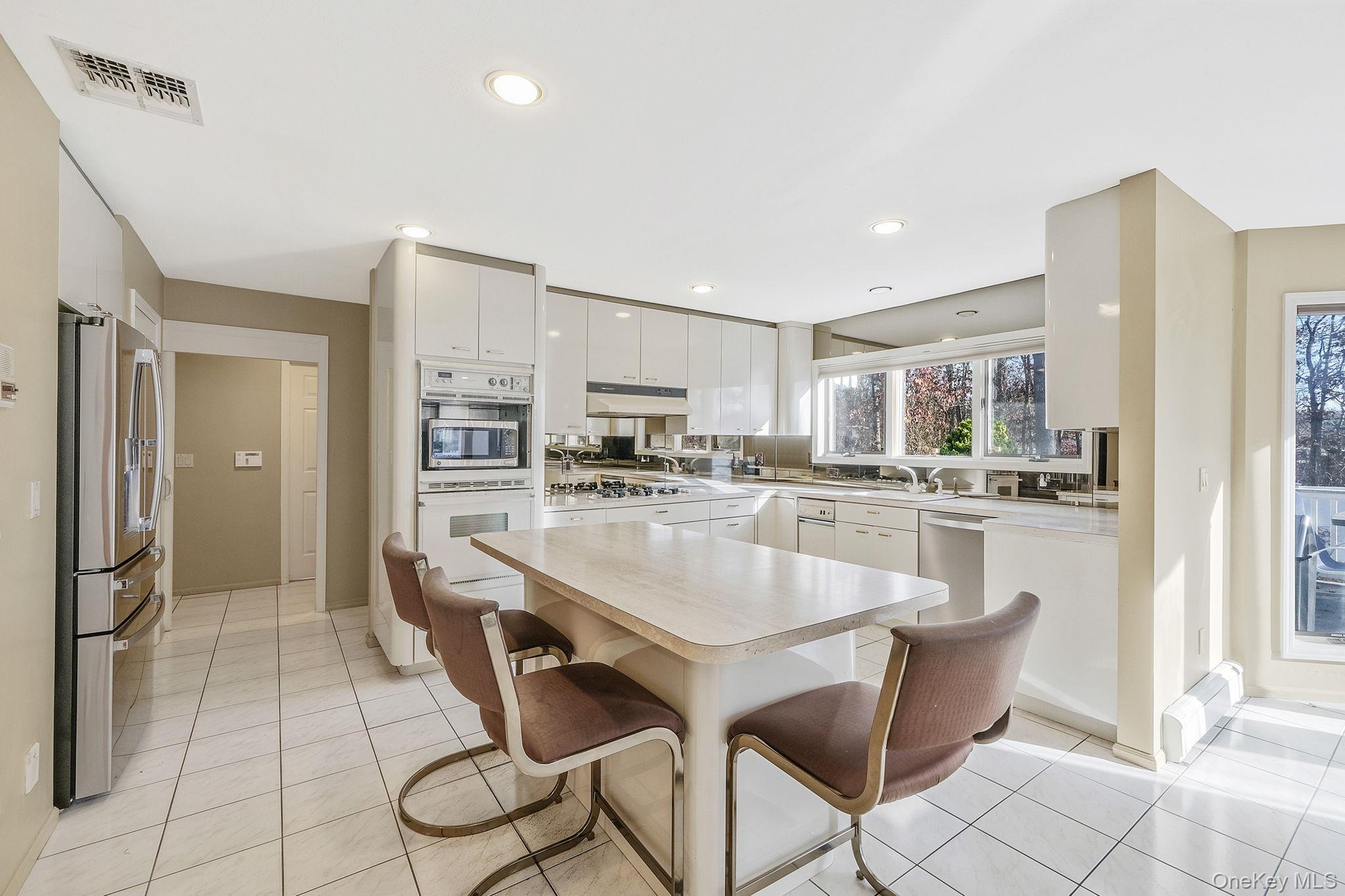 Single Family Cori Suffolk County, NY 11716, MLS-939307-21