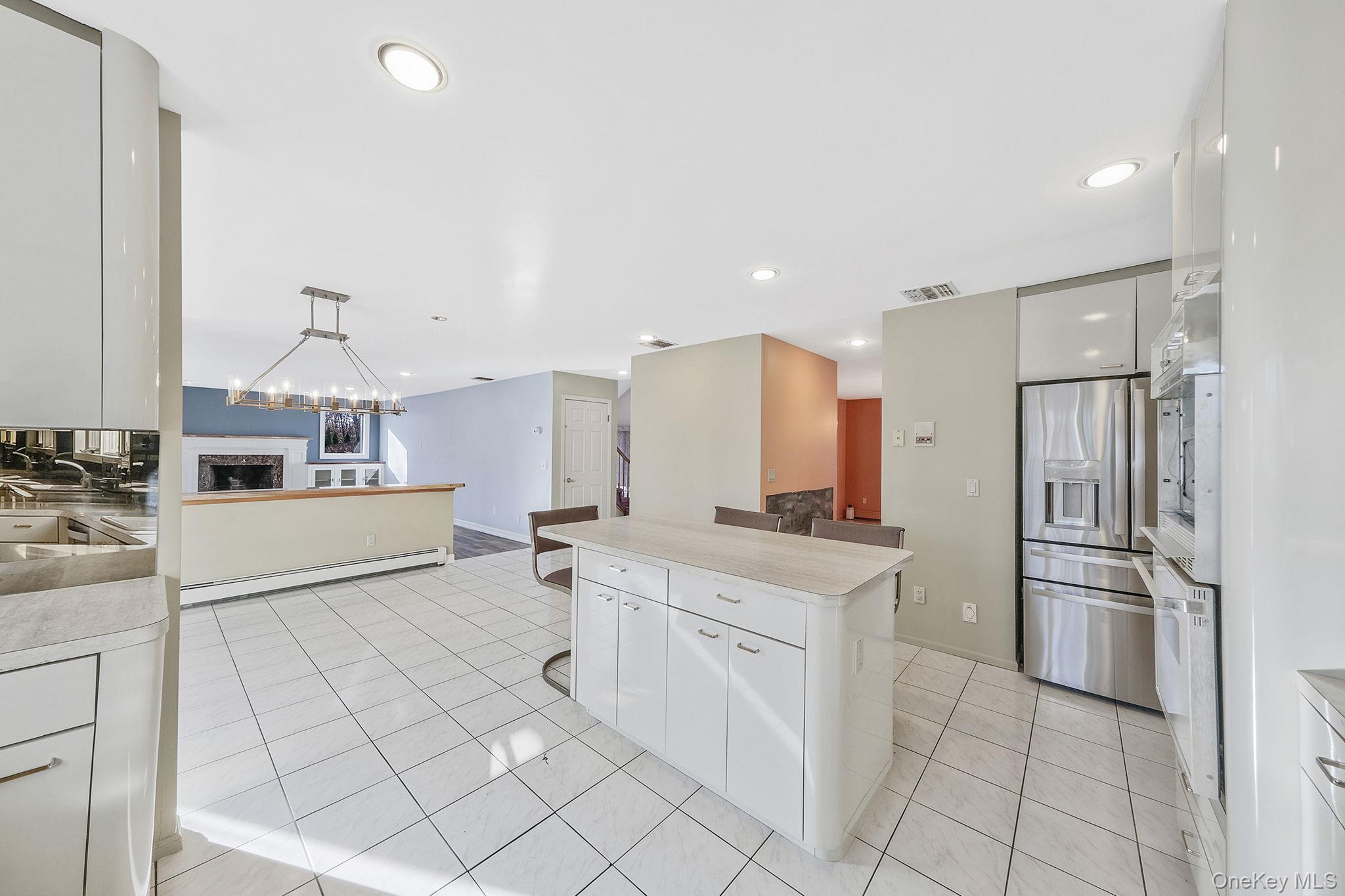 Single Family Cori Suffolk County, NY 11716, MLS-939307-24