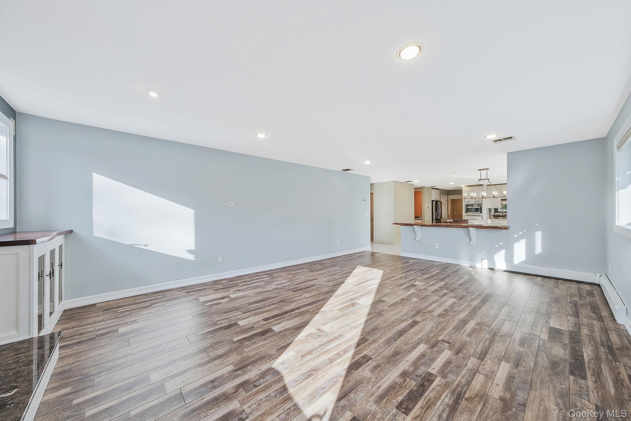 Single Family Cori Suffolk County, NY 11716, MLS-939307-27