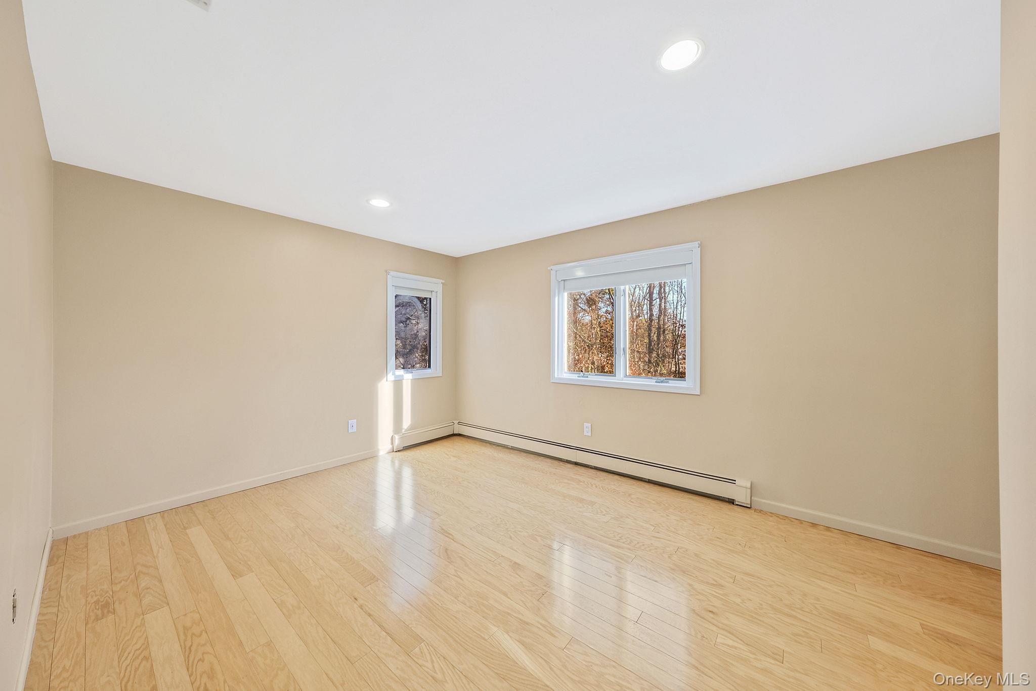 Single Family Cori Suffolk County, NY 11716, MLS-939307-35