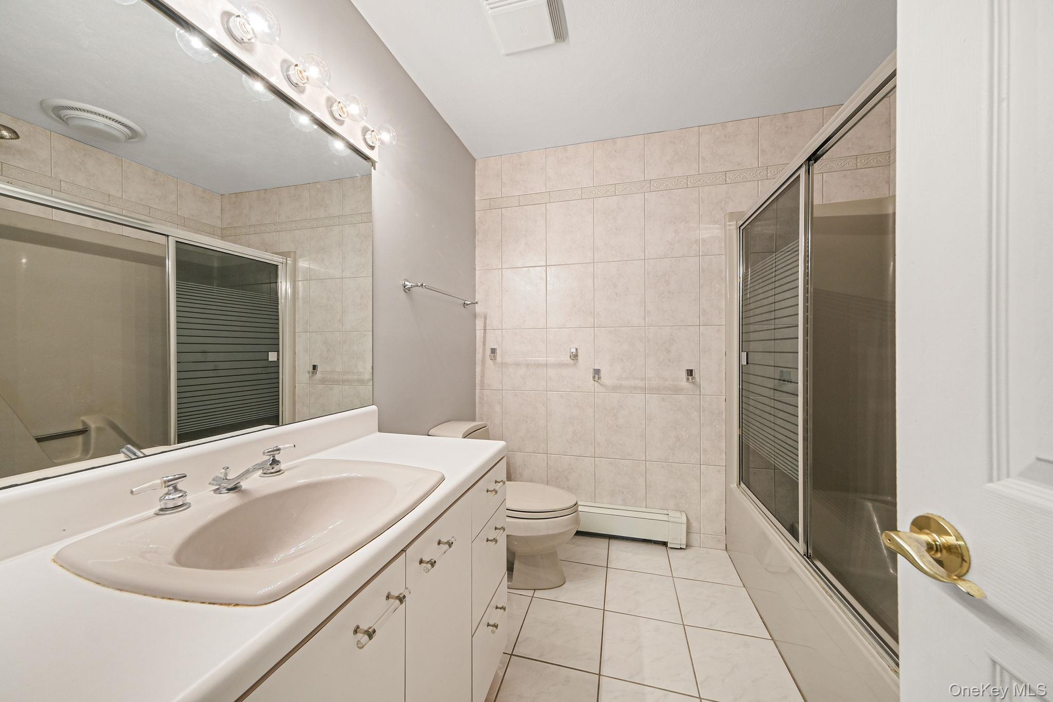 Single Family Cori Suffolk County, NY 11716, MLS-939307-36