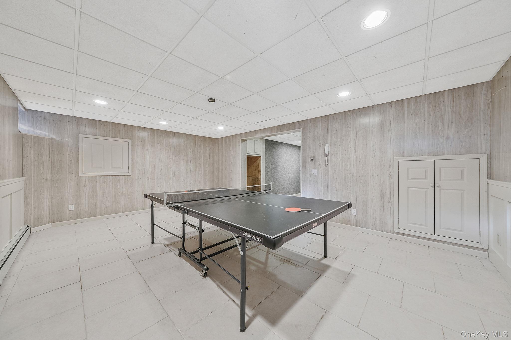 Single Family Cori Suffolk County, NY 11716, MLS-939307-37