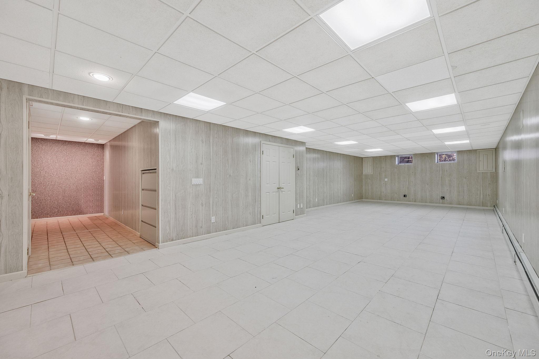 Single Family Cori Suffolk County, NY 11716, MLS-939307-39